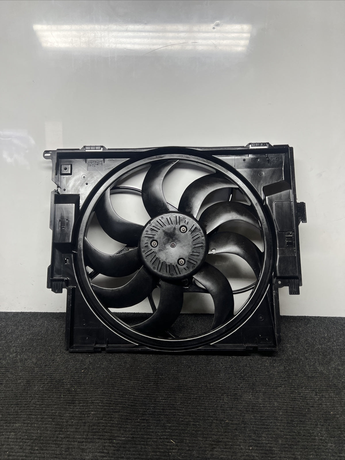 ☑️ 2013-2016 BMW 328i F30 Radiator Electric Fan Motor Blade Shroud