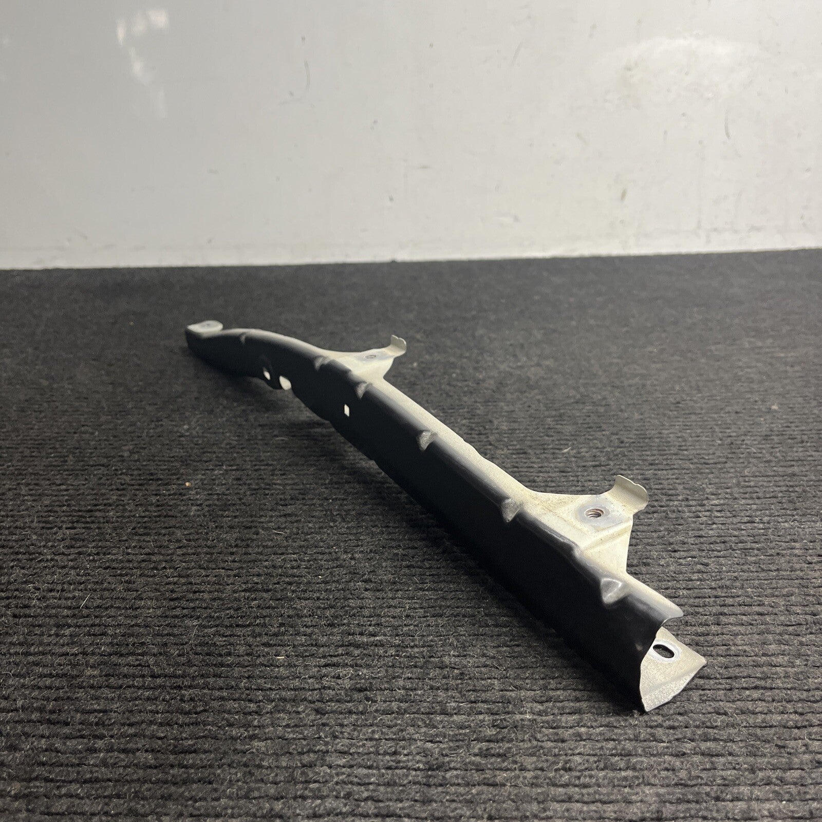☑️ 2013-19 Scion FRS Subaru BRZ 86 Front RH Right Side Fender Bracket OEM