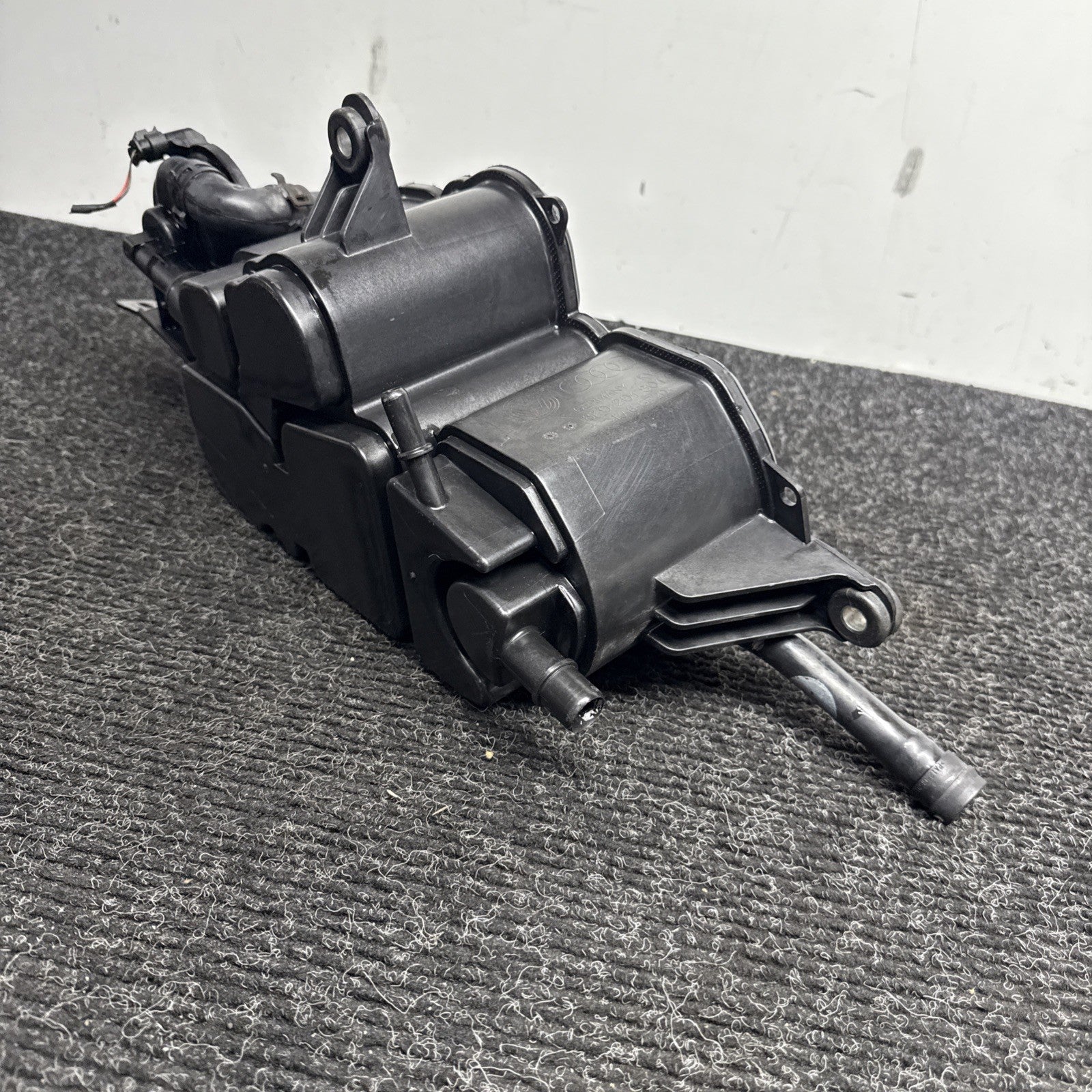 ☑️ 12-15 Audi A6 Fuel Vapor Charcoal Canister Assembly Genuine OEM 8K0201801C