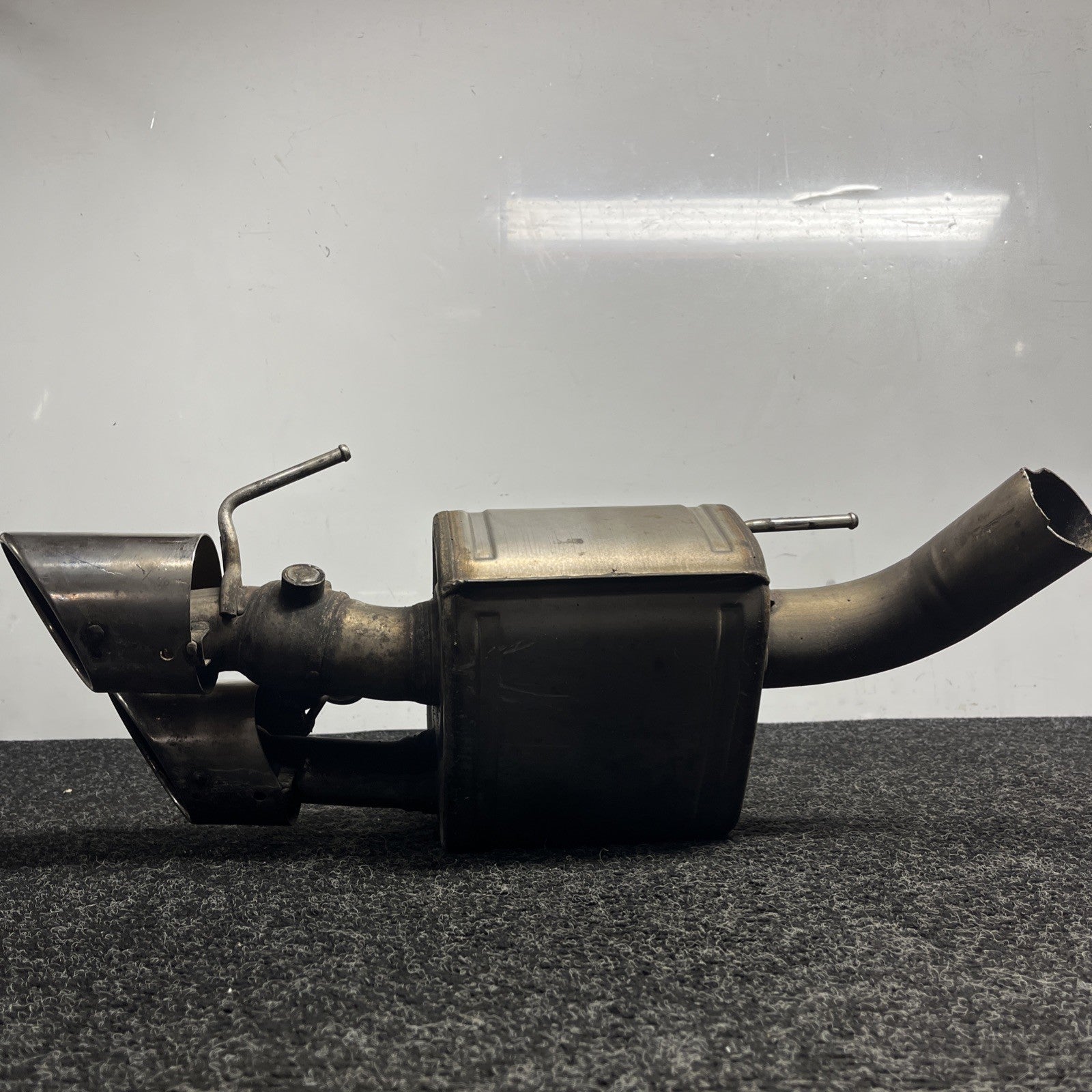 ☑️ 14-19 Ghibli 3.0L Motor Engine Passenger Side Right Exhaust Muffler OEM