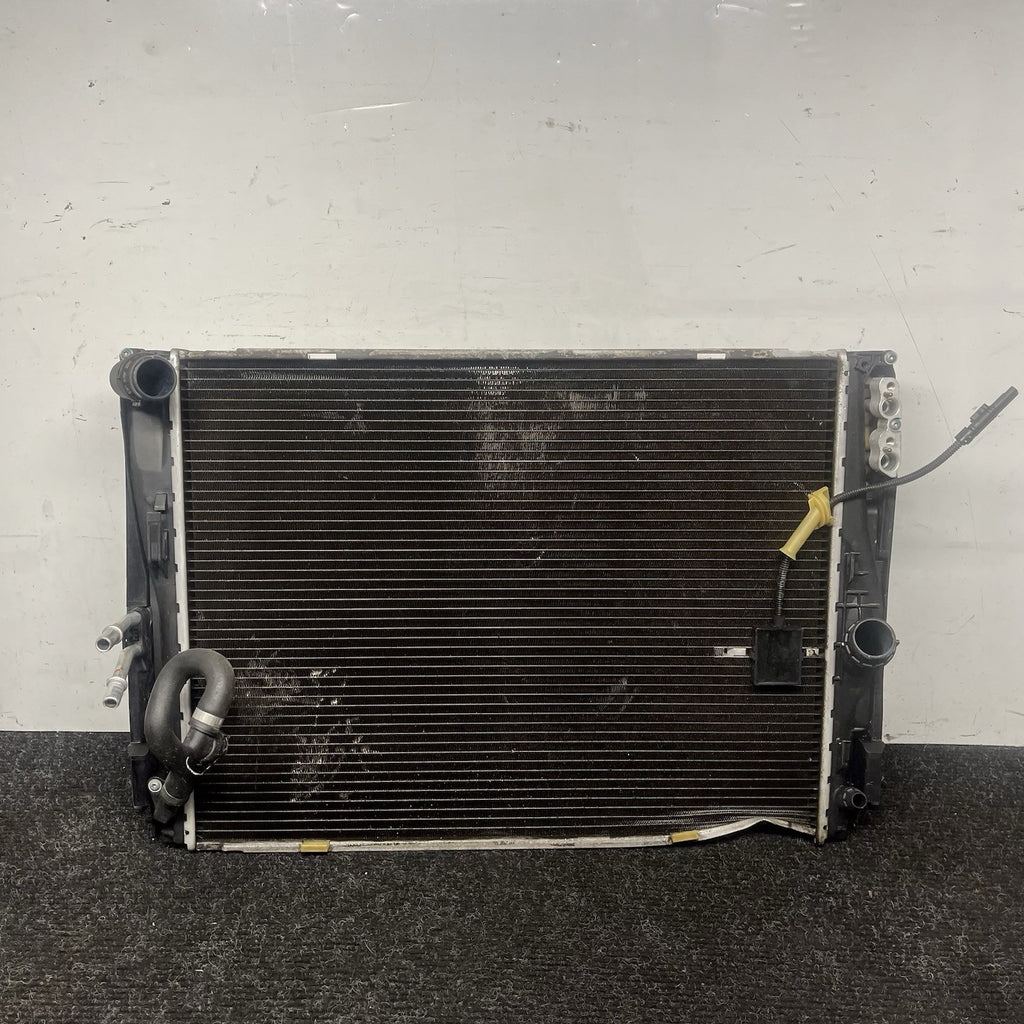 ☑️BMW E93 E92 E90 E82 328I N51 Engine Radiator Ac Condenser Assembly OEM