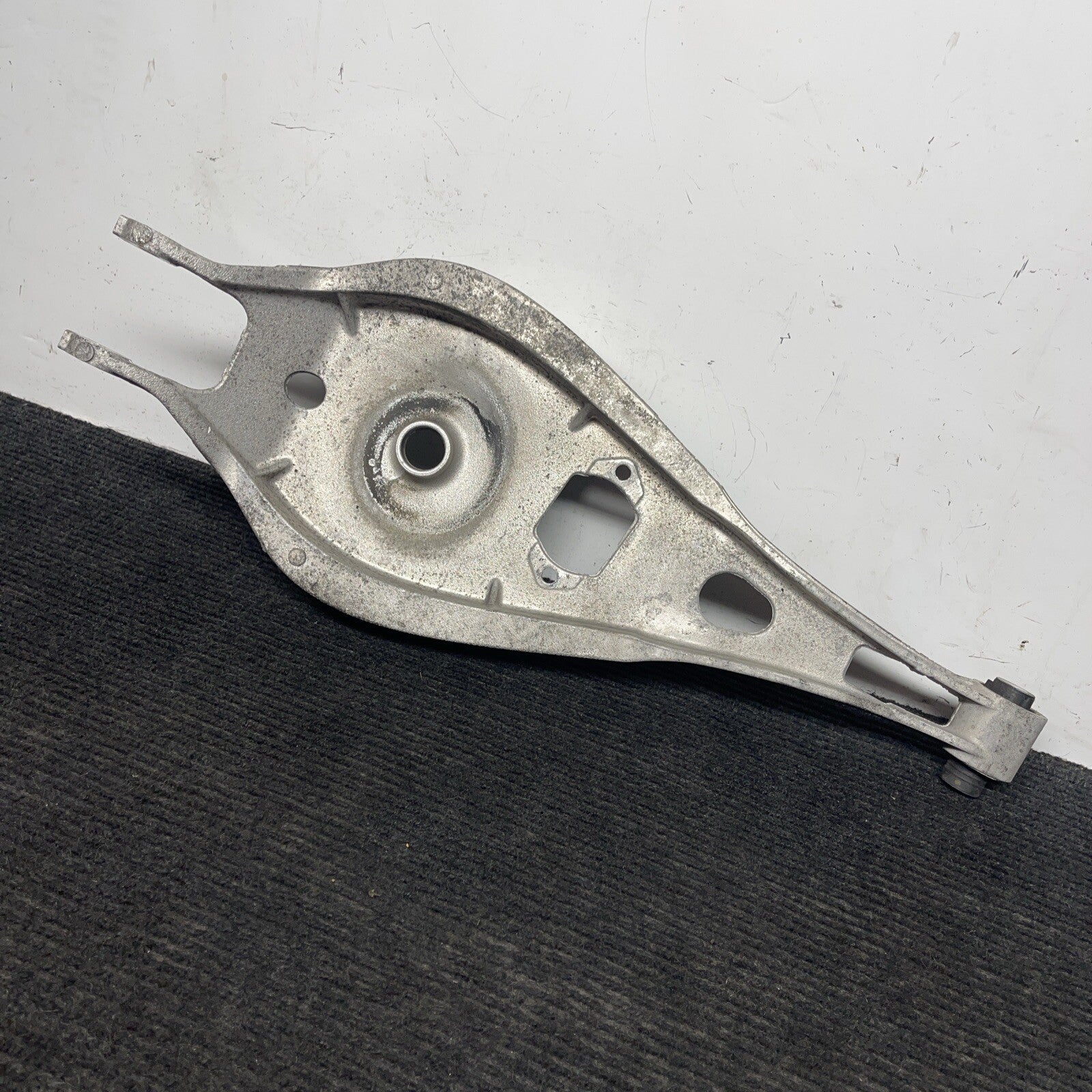 ☑️ 03-06 BMW Z4 E85 Rear Left Side Spring Support Upper Control Arm 6781625 OEM