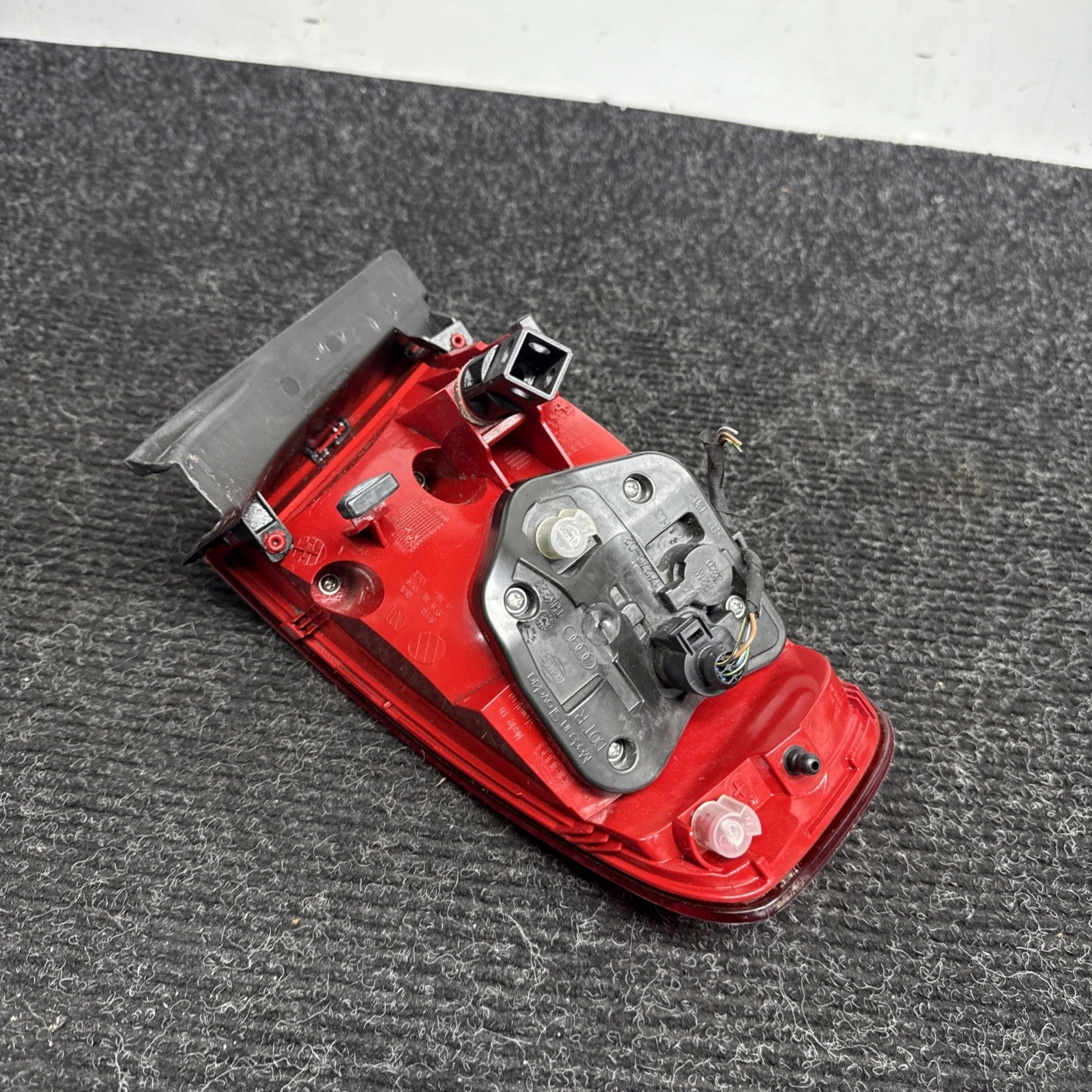 ☑️ 09-12 Audi A4 Quattro Passenger Right Rear Outer Taillight Light Lamp OEM