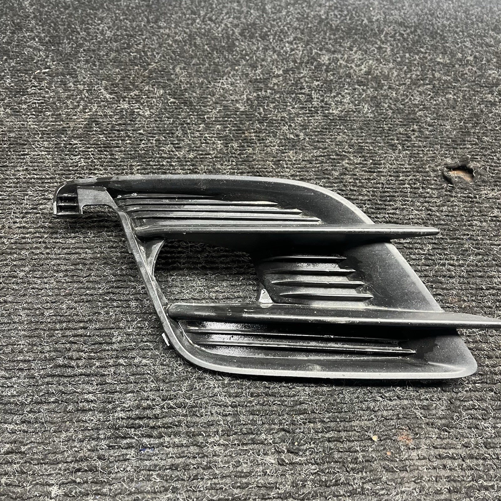 ☑️ 17-20 SUBARU BRZ PASSENGER RIGHT FOG LIGHT FOG LAMP TRIM PLASTIC INSERT OEM