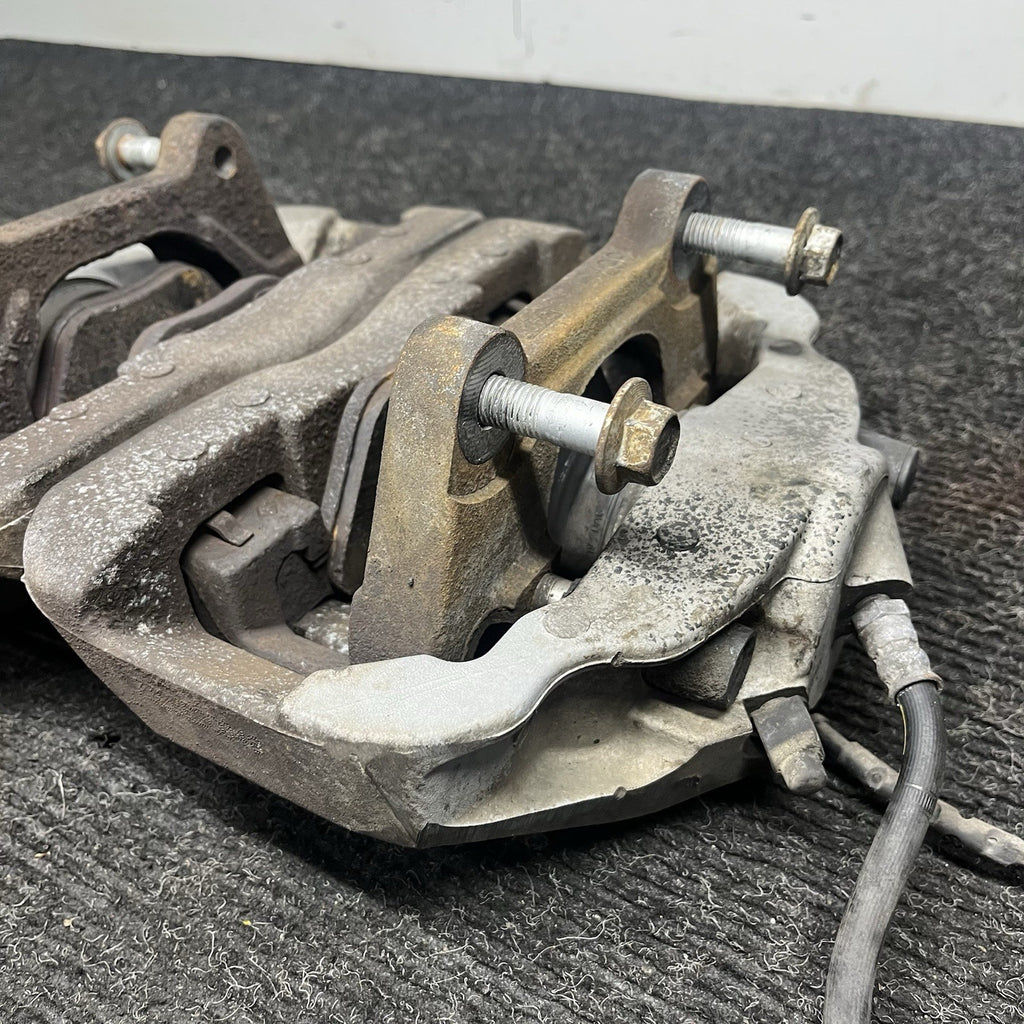 ☑️ 06-11 E90 E91 E92 E93 E84 335 Z4 BMW 335i Front Brake Caliper Set OEM
