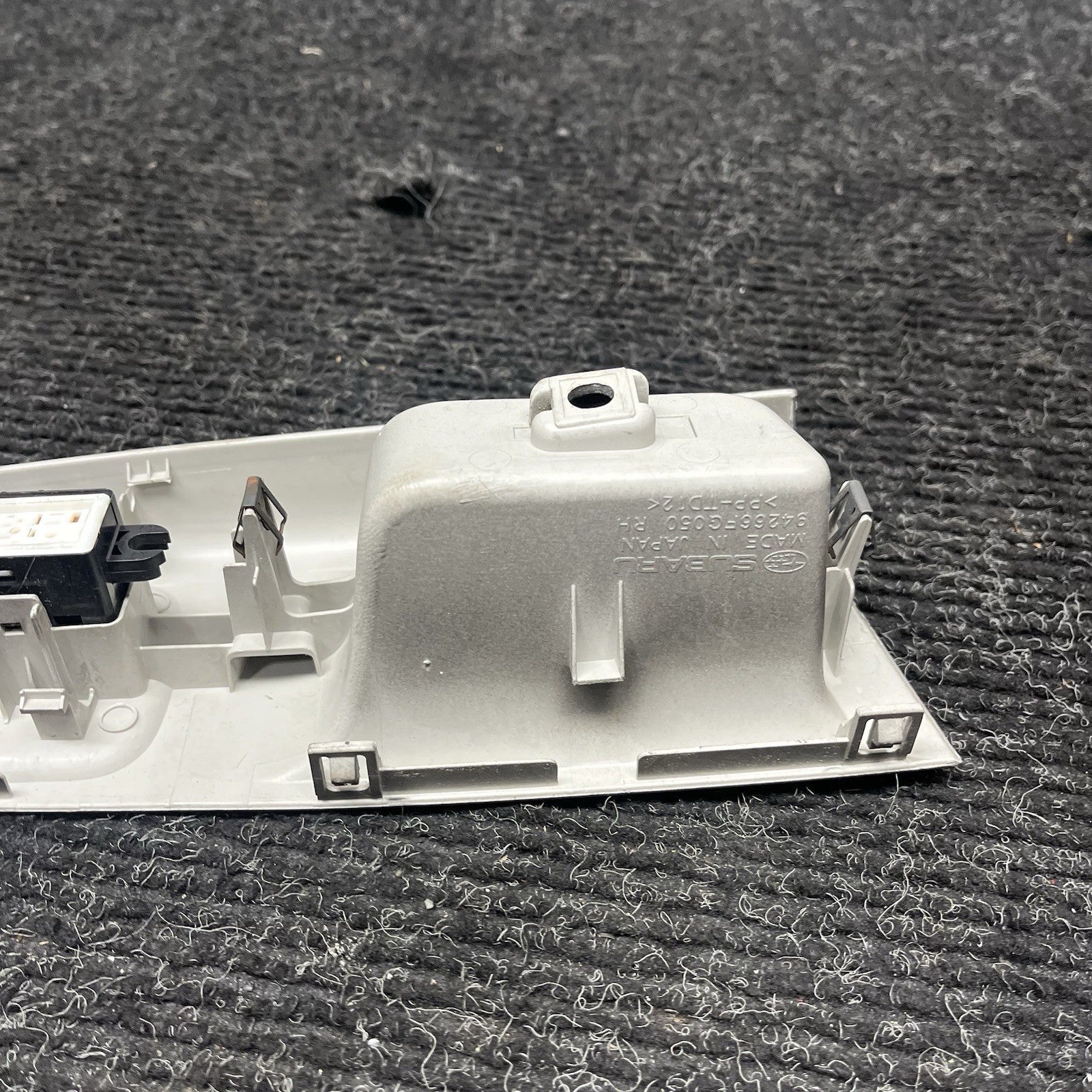 ☑️ 08-14 Subaru Impreza Front Right Window Control Switch OEM 94266FG050