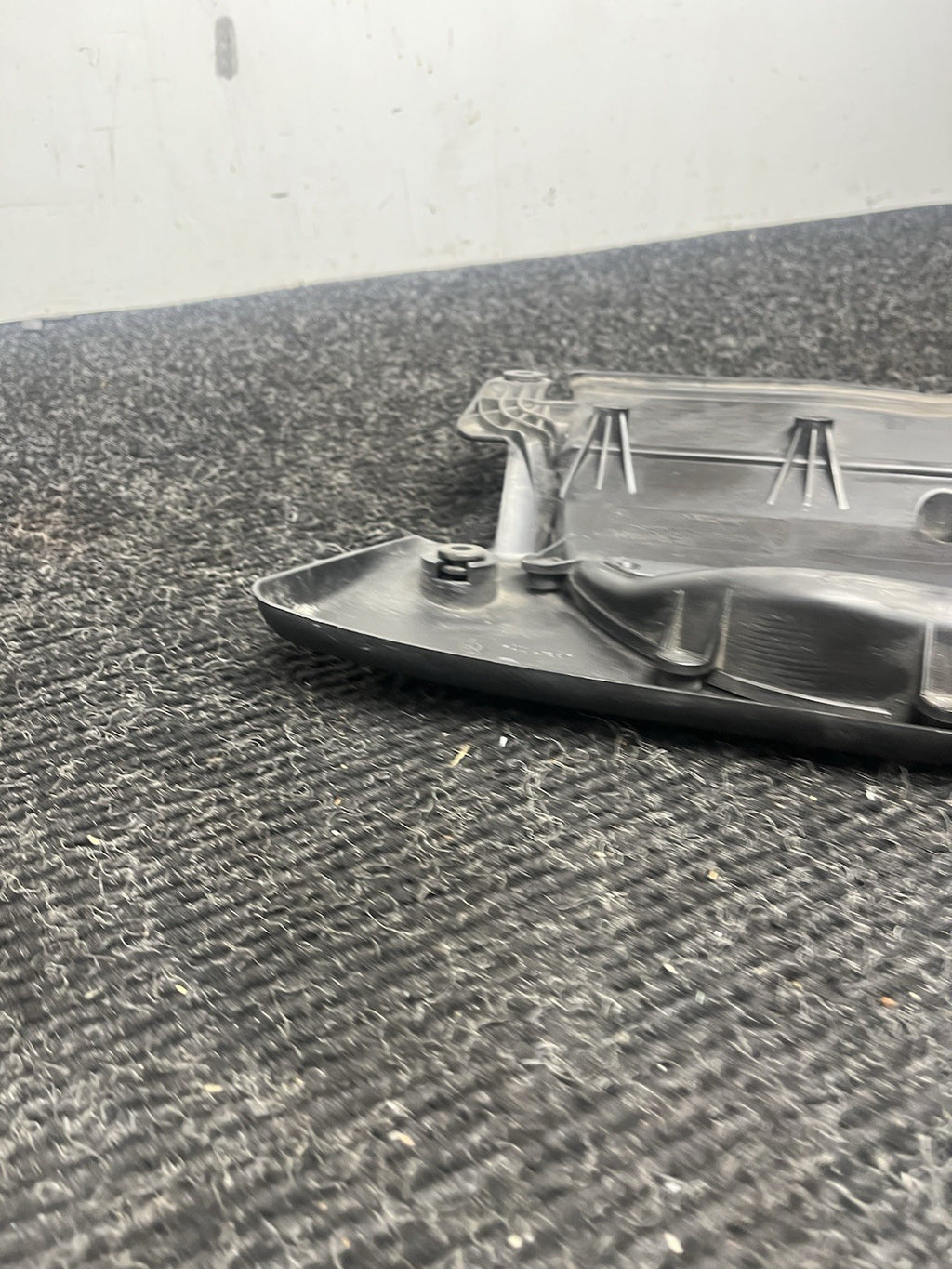 ☑️ 01-06 BMW E46 325i 325ci 330i 330ci 330xi Upper Radiator Air Duct OEM