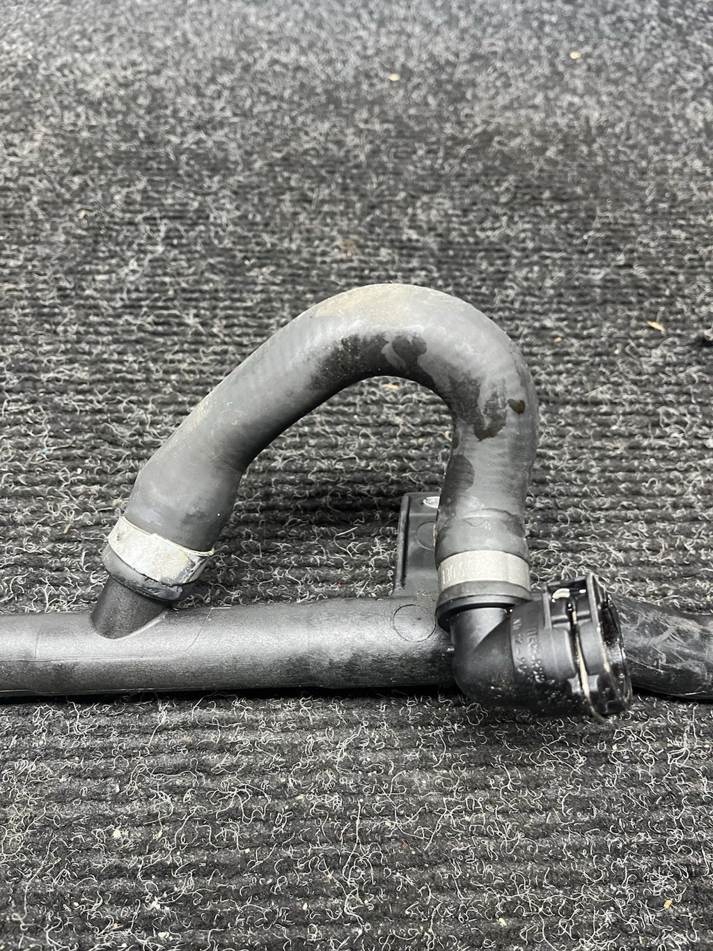 ☑️ OEM BMW E90 E92 E93 N54 RWD AT Thermostat Hose  Coolant Return Pipe Line