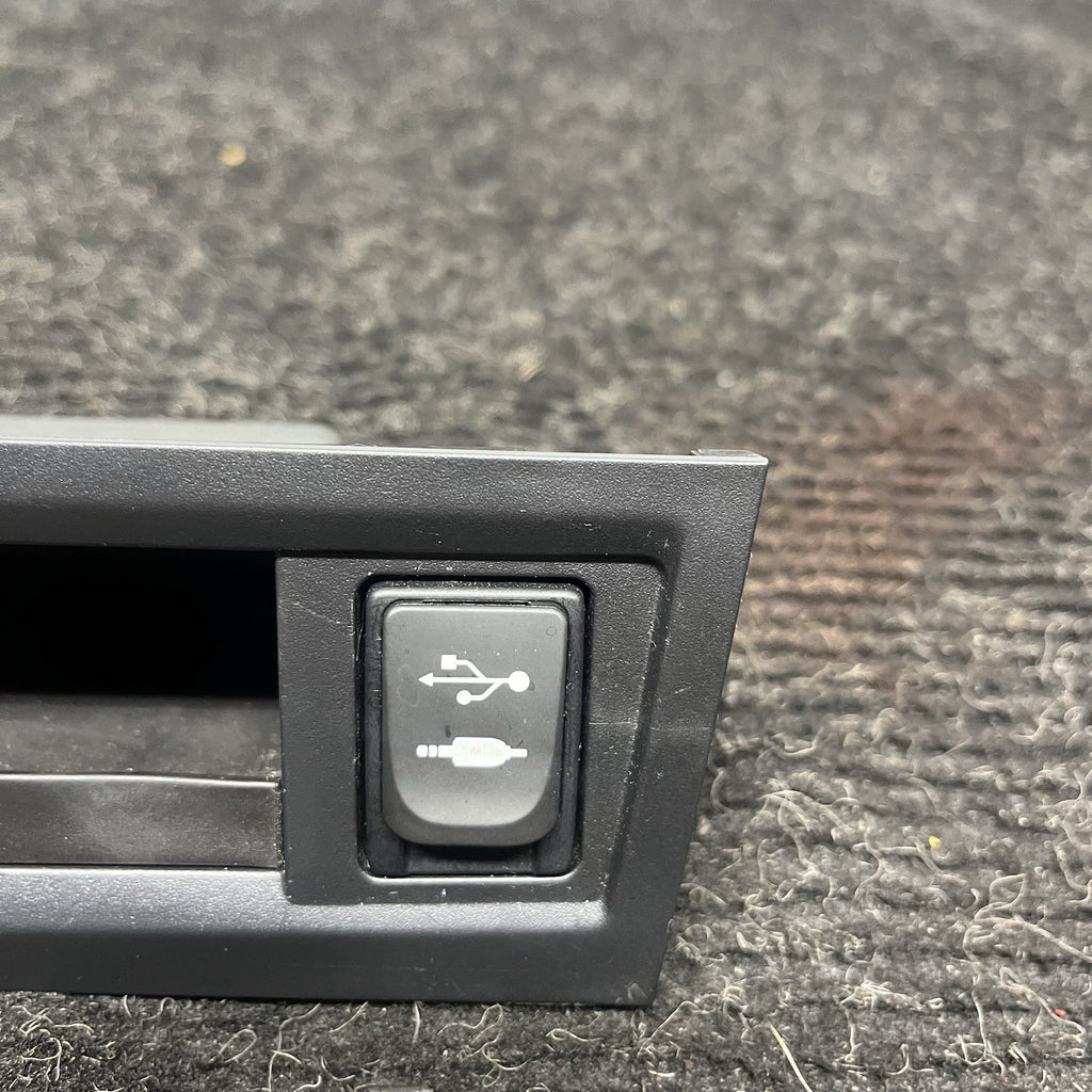 ☑️ 2016 SCION FRS SUBARU BRZ USB JACK ASSY-AUXILIARY OEM GENUINE PART 86257CA000