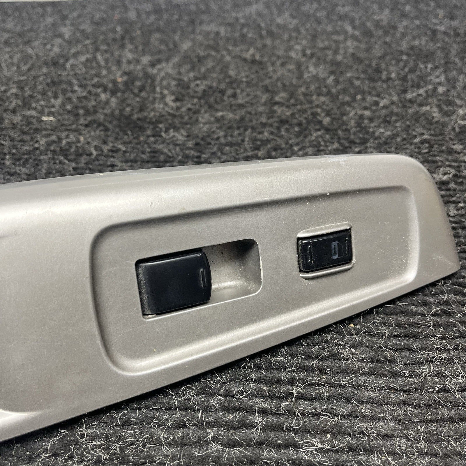 ☑️ 08-14 Subaru Impreza Front Right Window Control Switch OEM 94266FG050