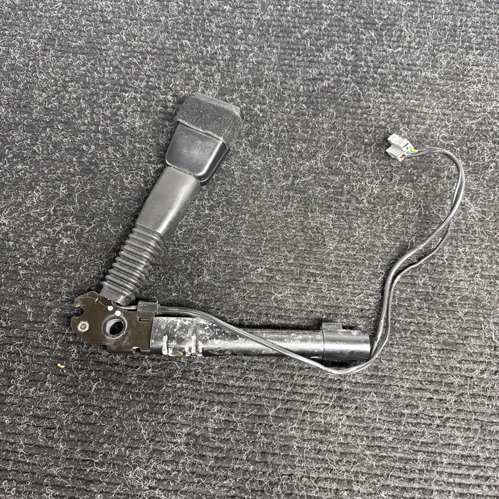 ☑️06-13 OEM BMW E82 E88 E90 E92 E84 Front Left Driver Seat Belt Buckle Tensioner