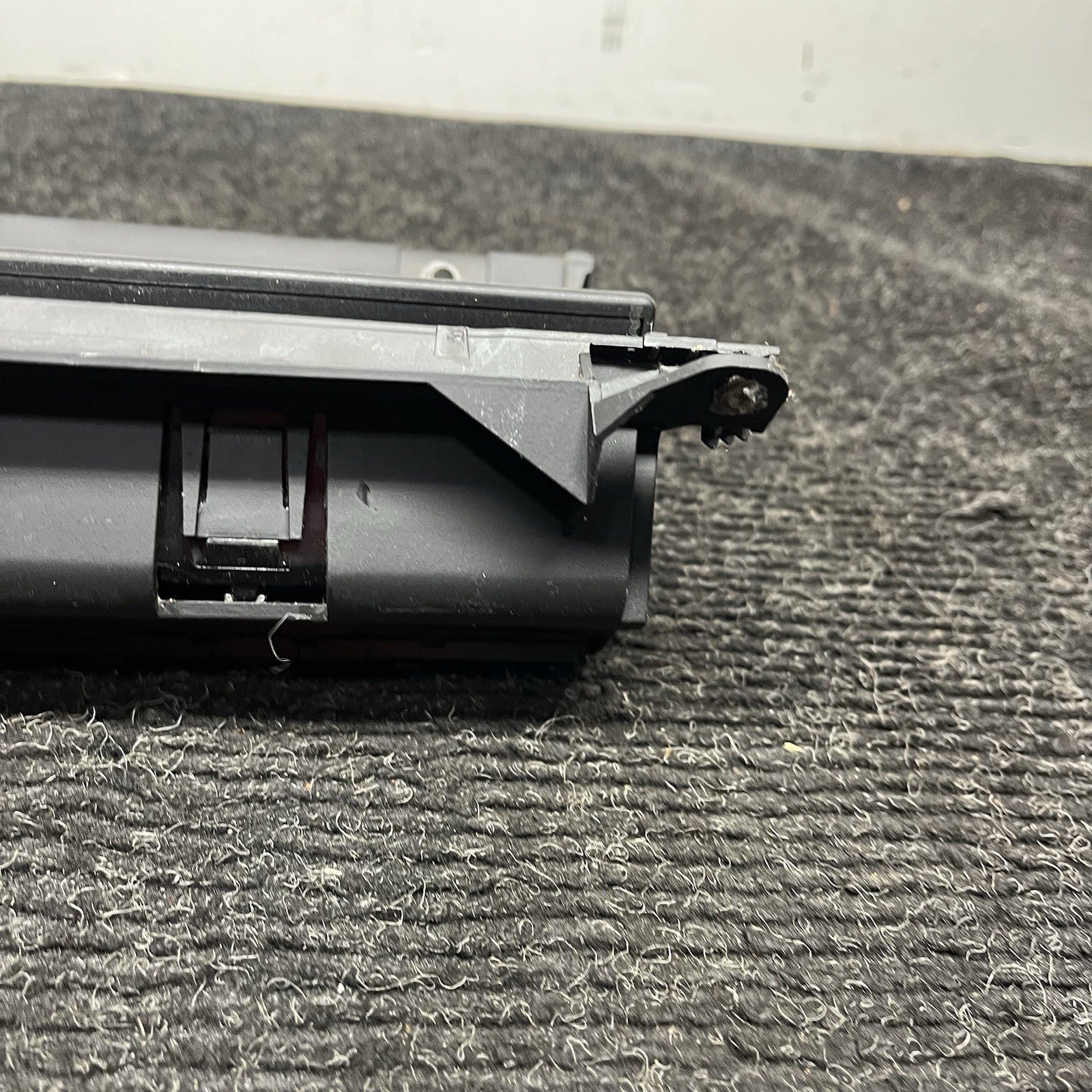 ☑️ 01-06 OEM BMW E46 M3 330Ci Center Console Pocket Storage Tray Panel Black