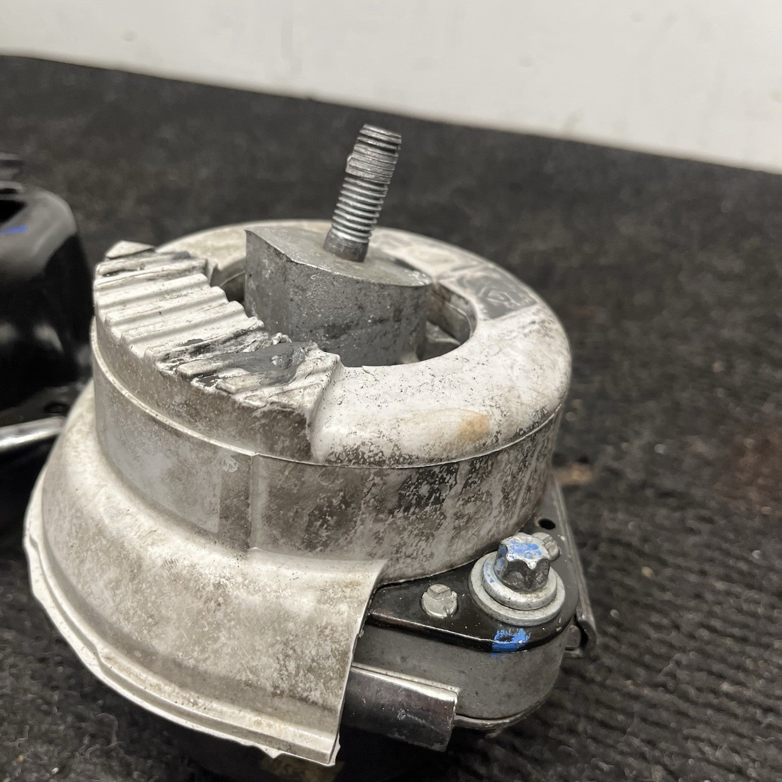 ☑️10-19 BMW E70 E71 X5 X6 XDRIVE35I Front Engine Motor Mount Bracket 6780260 OEM