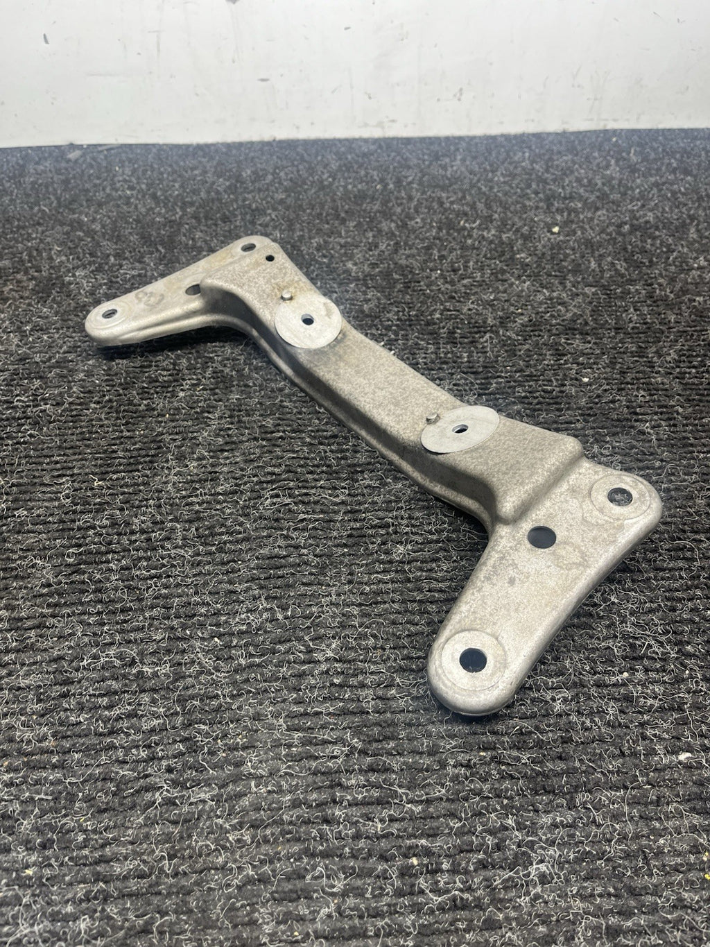 ☑️ 06-13 BMW E92 335i Automatic Transmission Mount Bracket Support OEM
