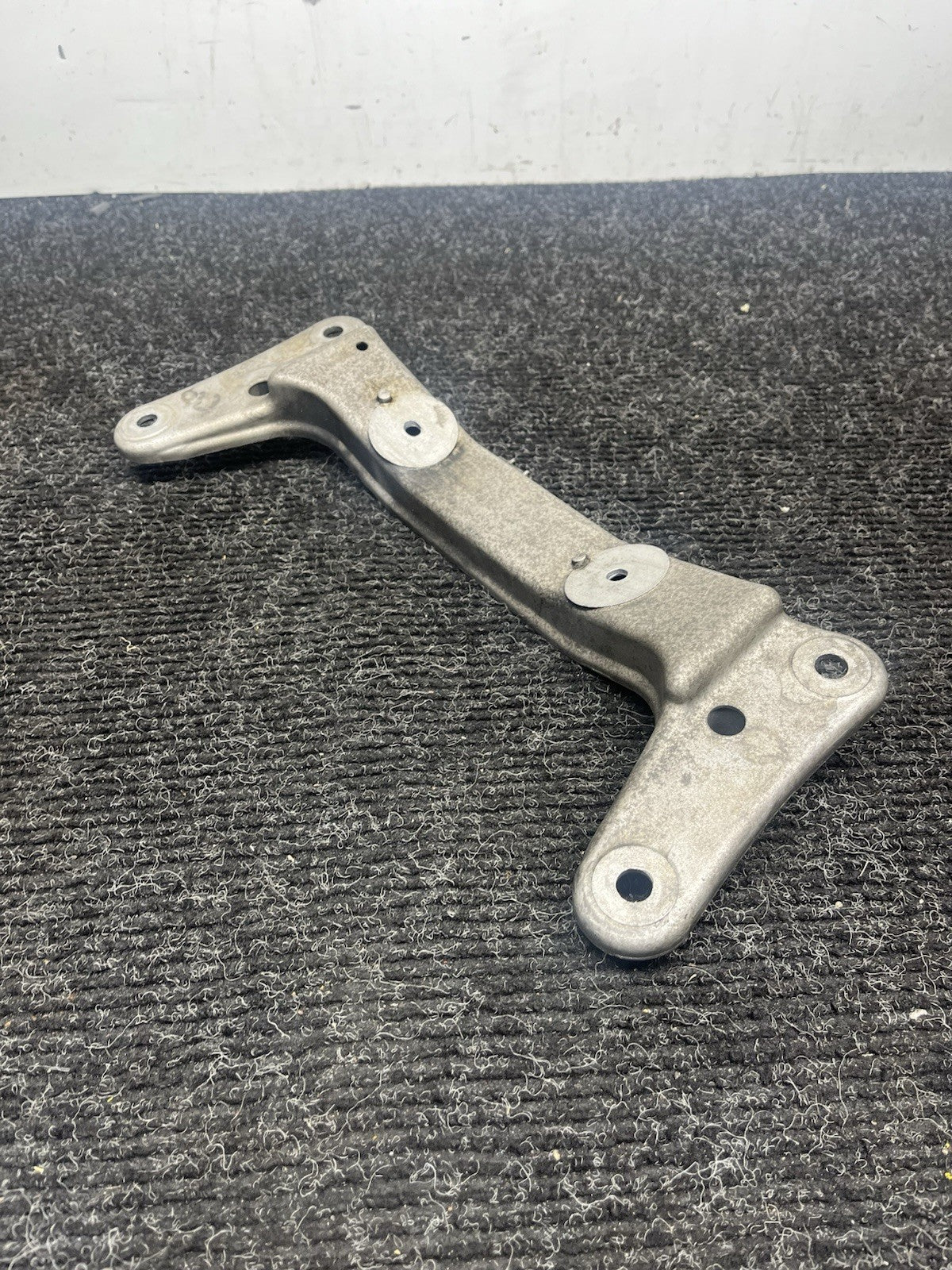 ☑️ 06-13 BMW E92 335i Automatic Transmission Mount Bracket Support OEM