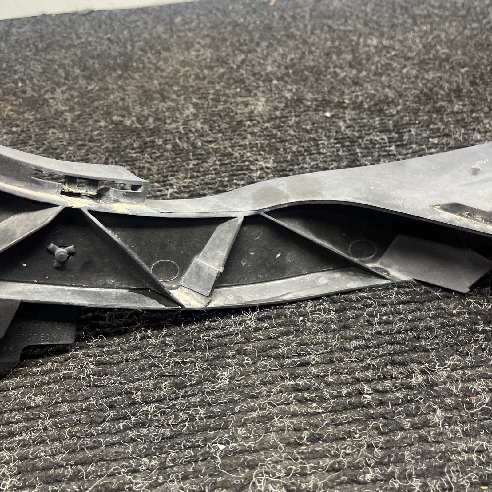 ☑️ 08-13 BMW E82 E88 135 Right Passenger Headlight Arm Bracket Mount