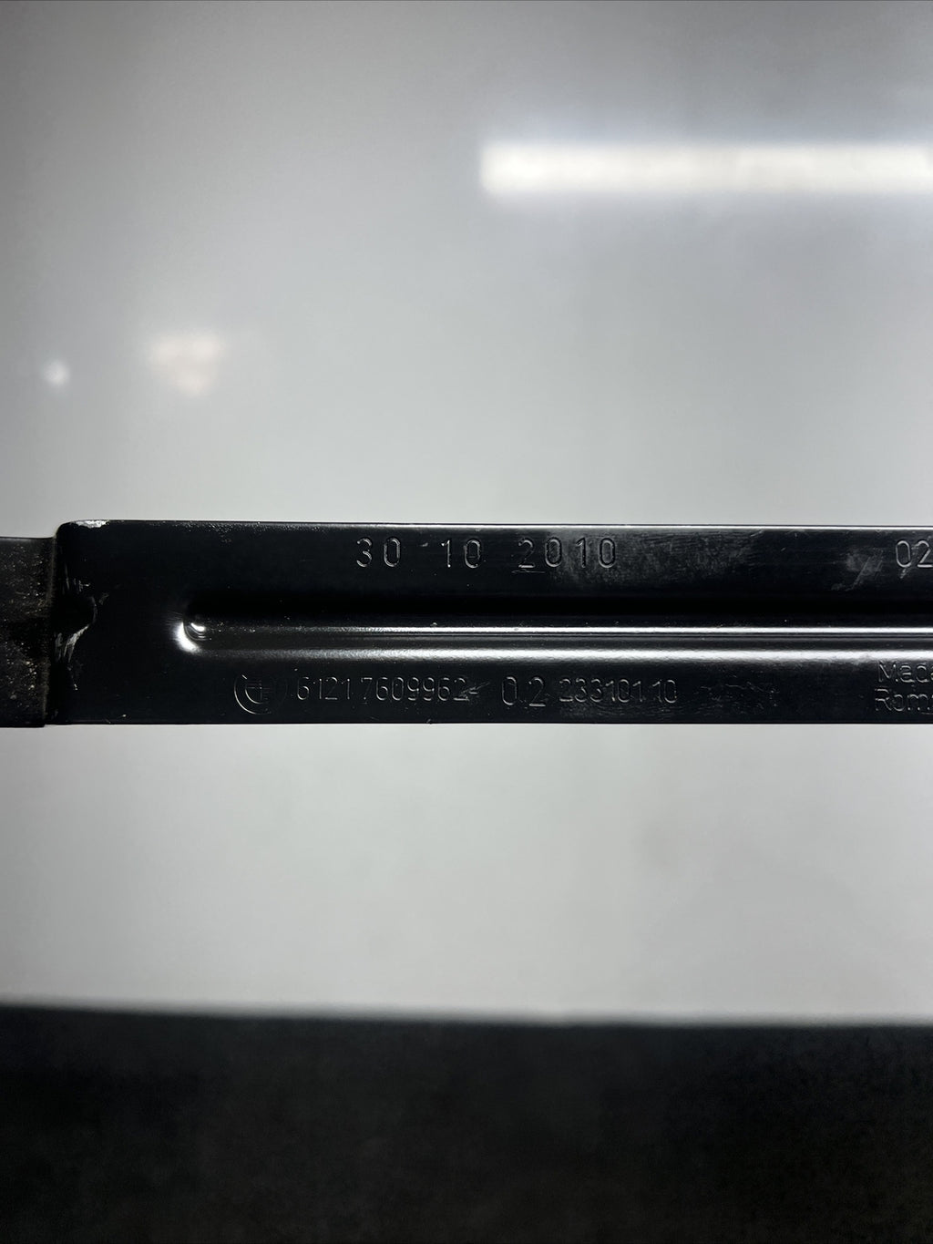 ☑️ 2011-2016 BMW 535I F10 BATTERY HOLD DOWN STRAP SUPPORTHOLDER BRACKET OEM