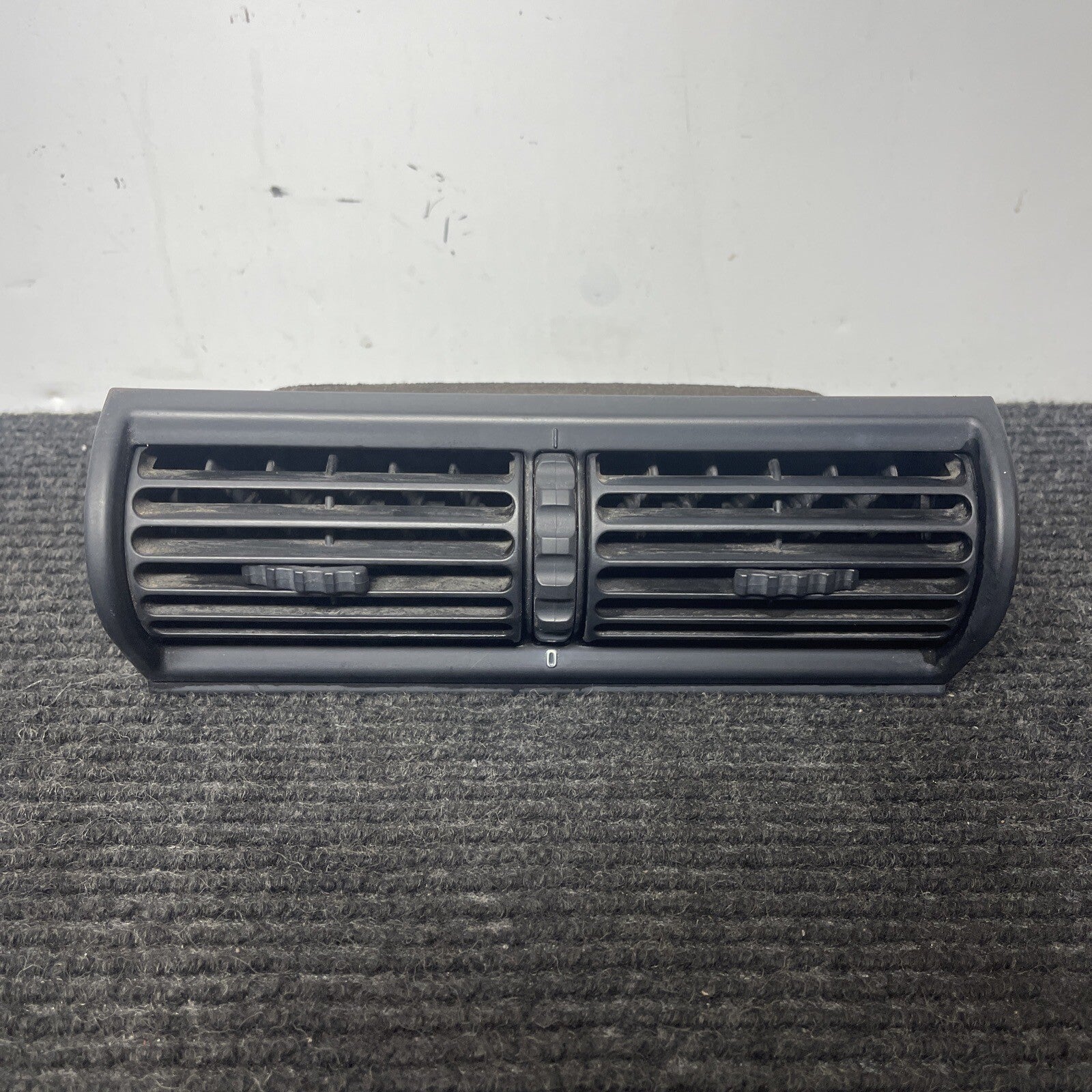 ☑️ 96-02 BMW Z3 FRONT CENTER CONSOLE DASHBOARD CENTER AIR VENT OEM