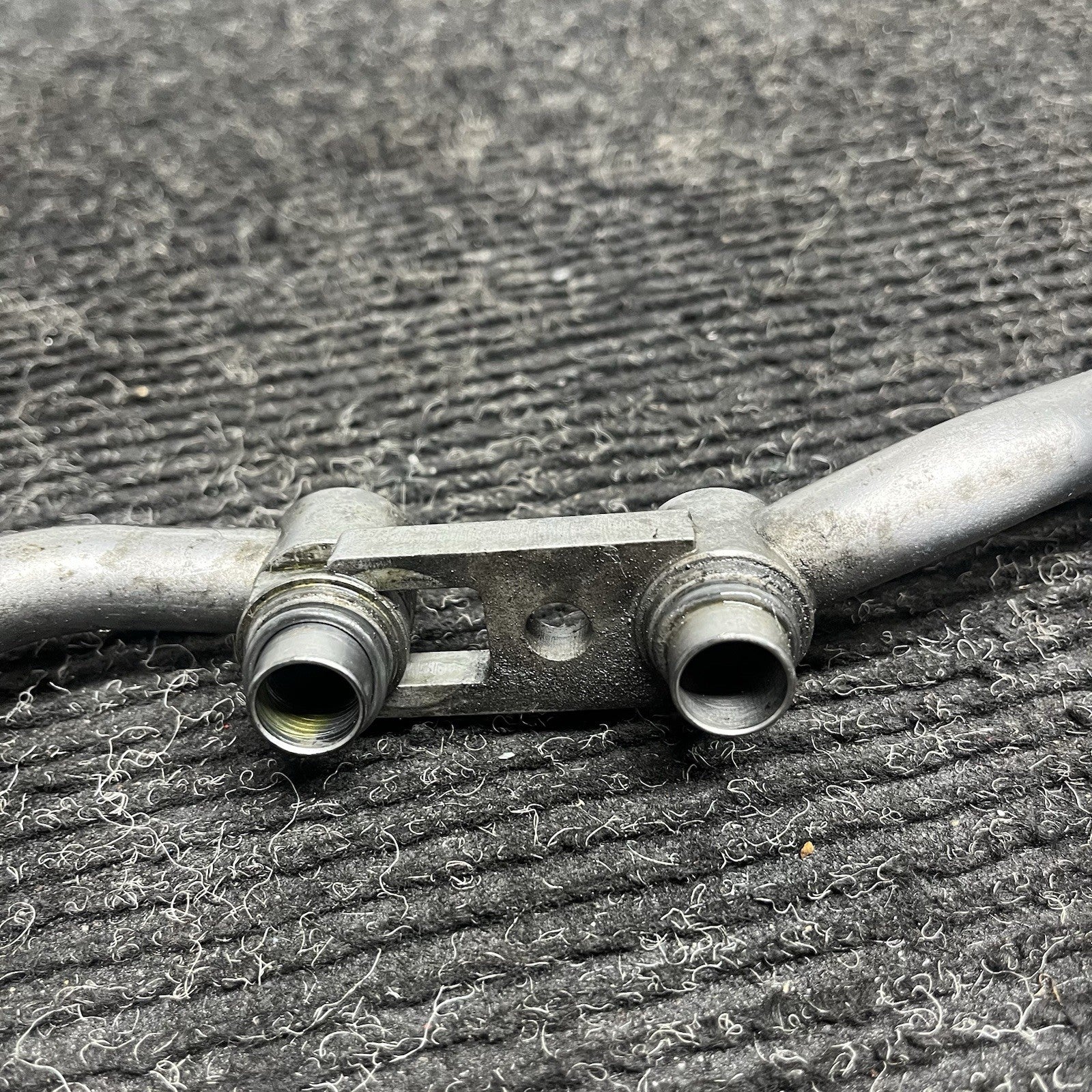 ☑️ 07-11 BMW E82 E88 E90 E92 135I 335I ENGINE OIL COOLER COOLING LINES HOSE PAIR