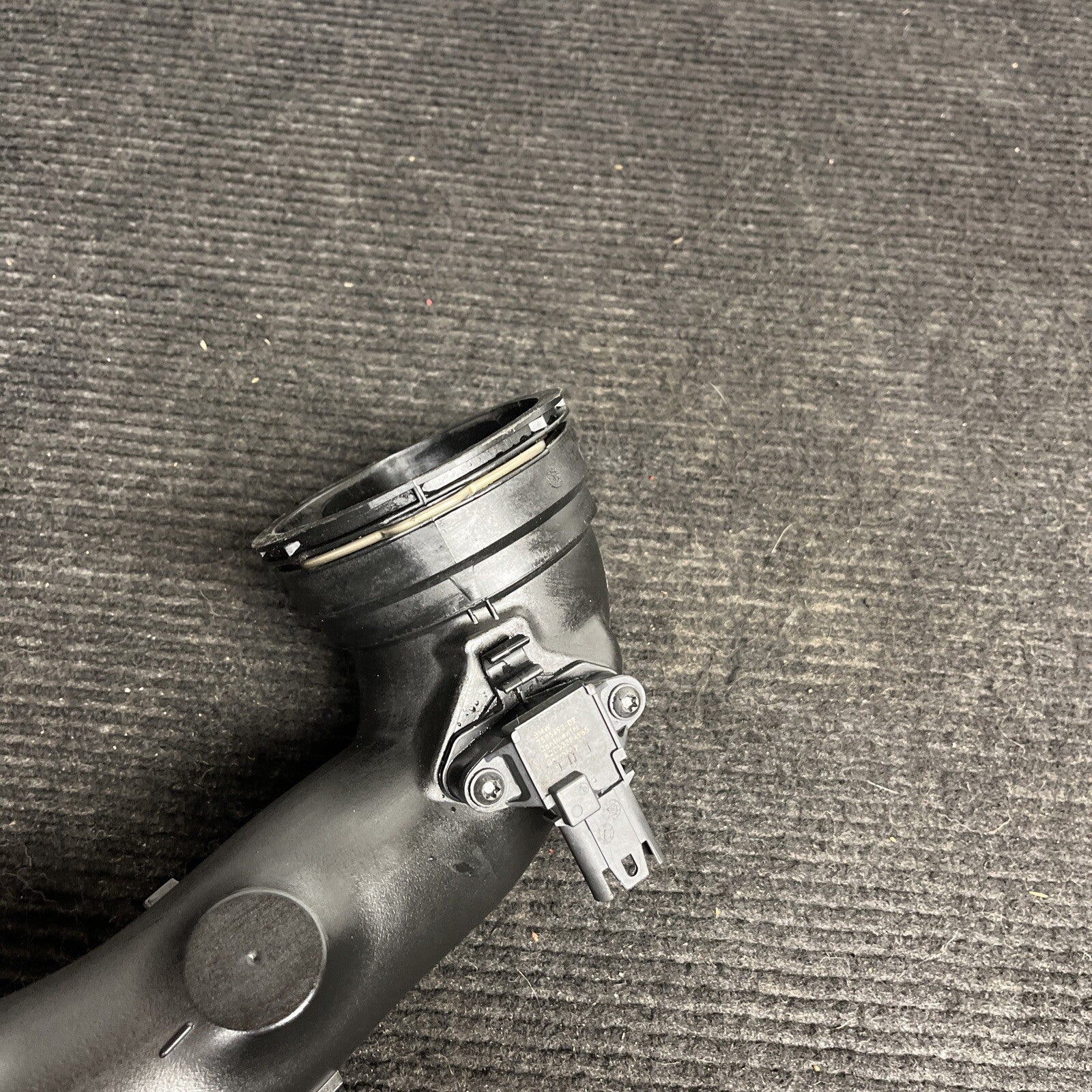 ☑️ 11-16 BMW 40LI 640I 535I UPPER AIR INTAKE DUCT HOSE TUBE PIPE OEM 23557610
