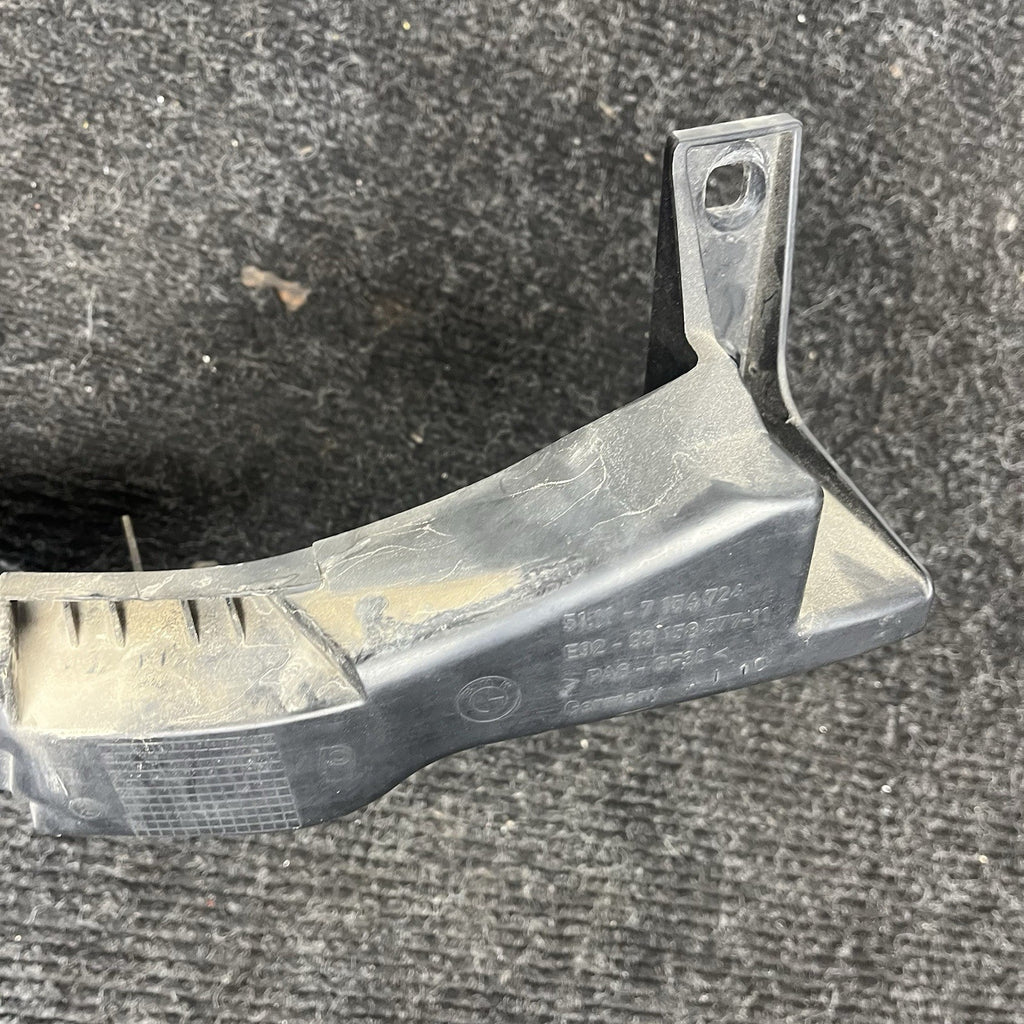 ☑️ 07-10 OEM BMW E92 E93 328 335 Right Passenger Headlight Bracket Carrier Mount