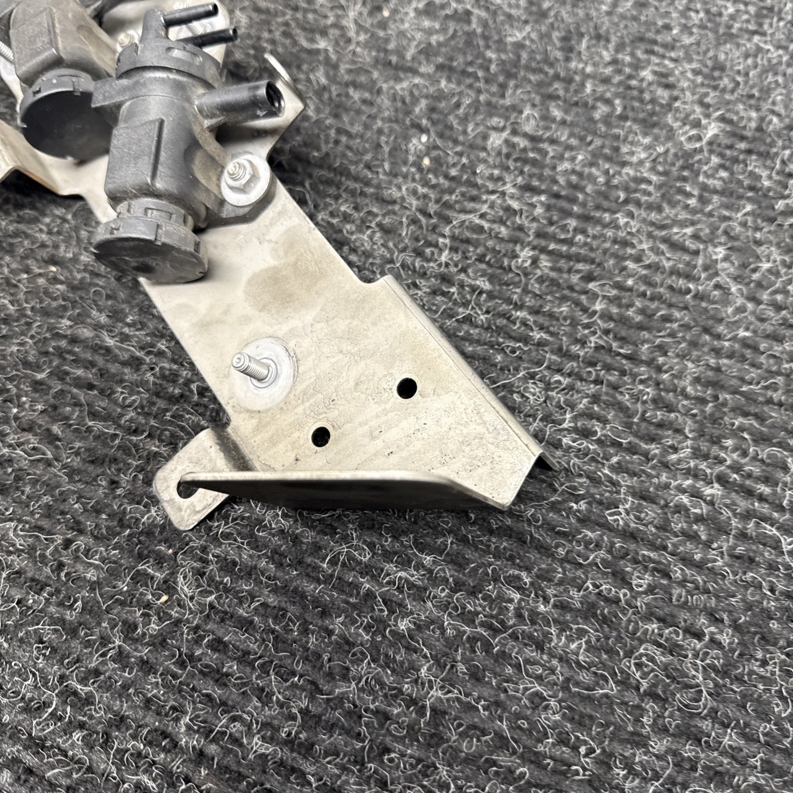 ✅ 09-13 BMW E90 M57 335d X5 Diesel Turbo Pressure Valve 8509323 OEM W/ Bracket