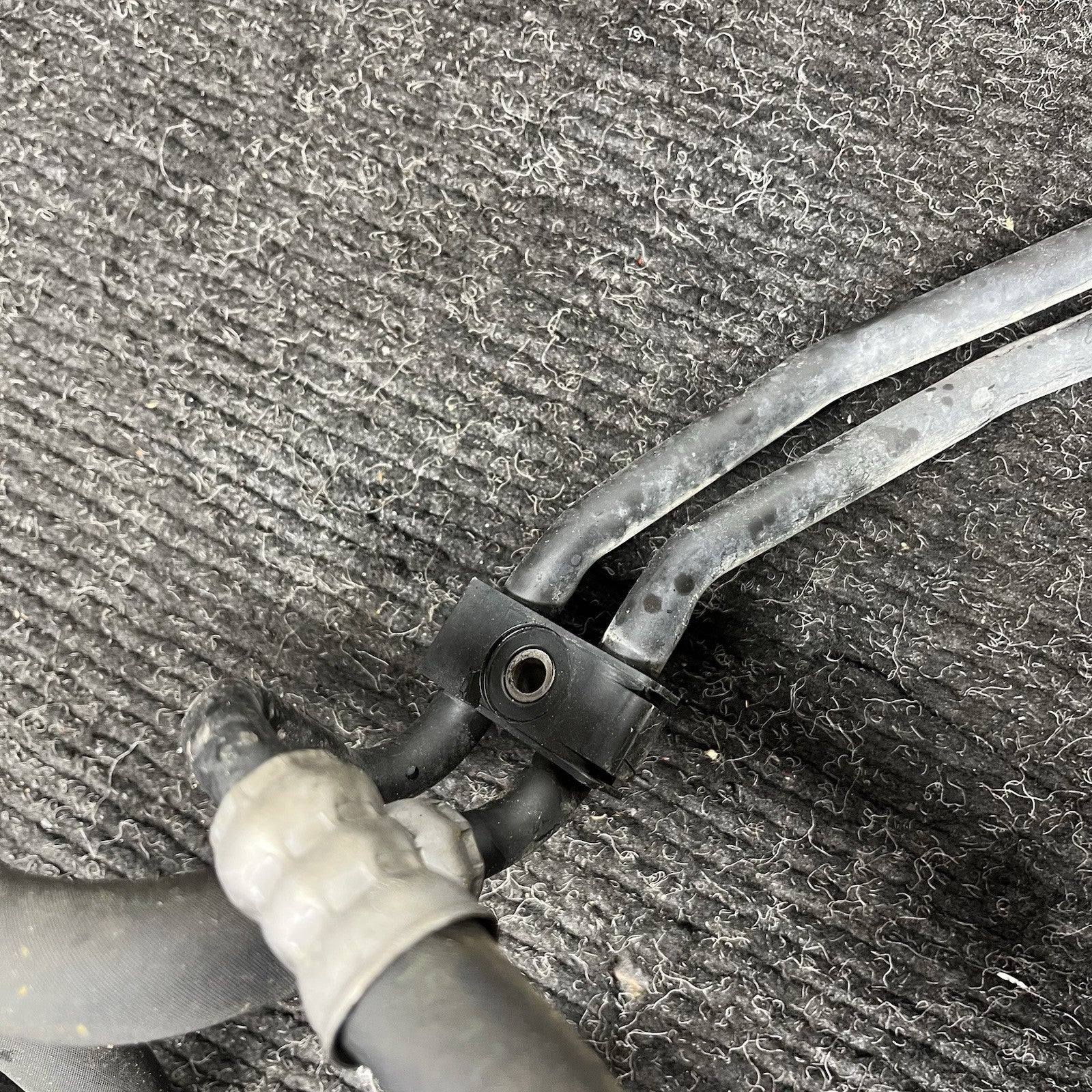 ☑️ BMW E90 E92 E91 328i N52 Automatic Transmission Oil Cooler Lines RWD OEM
