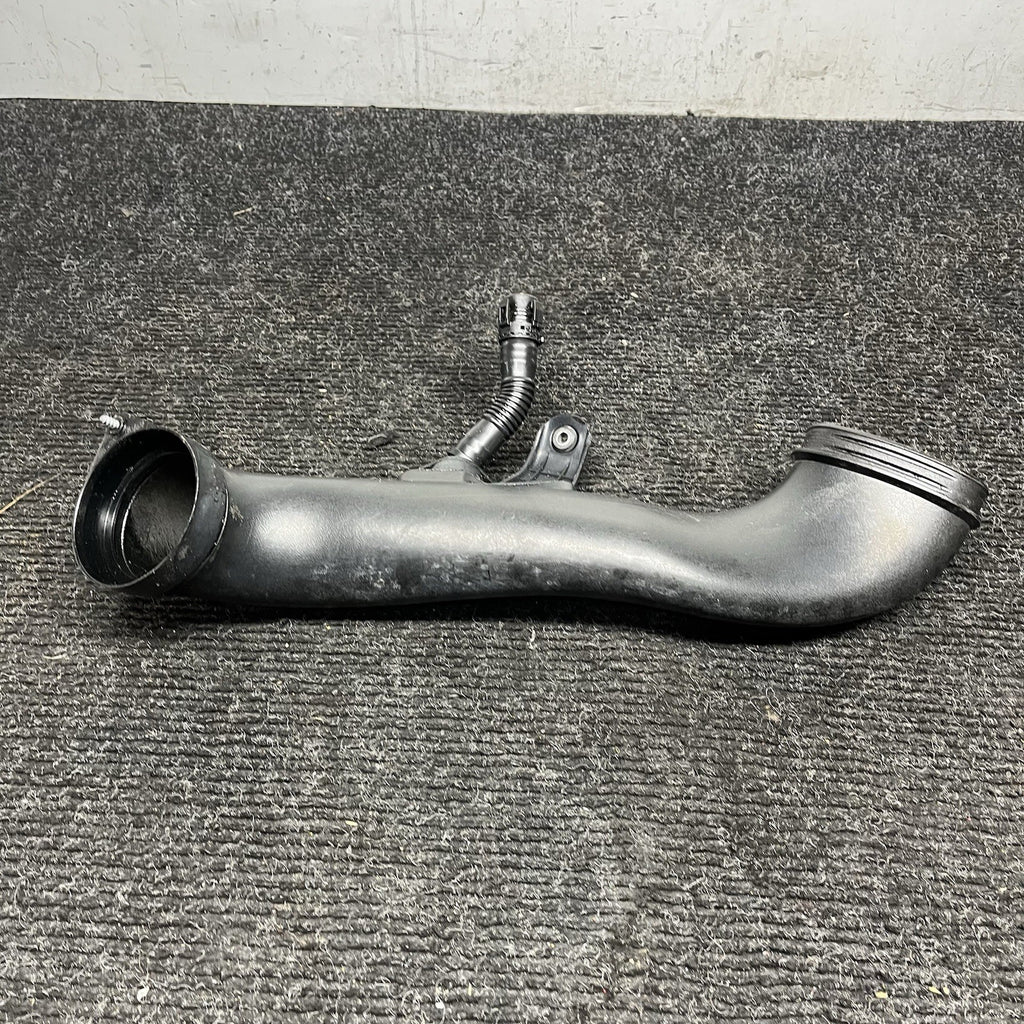☑️ 08-13 OEM BMW E88 E90 E92 E93 135 335 Engine Turbo Air Filter Inlet Duct