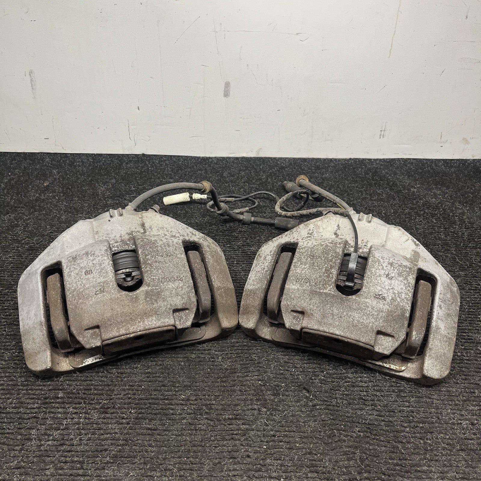 ☑️ 06-11 E90 E91 E92 E93 E84 335 Z4 BMW 335i Front Brake Caliper Set OEM