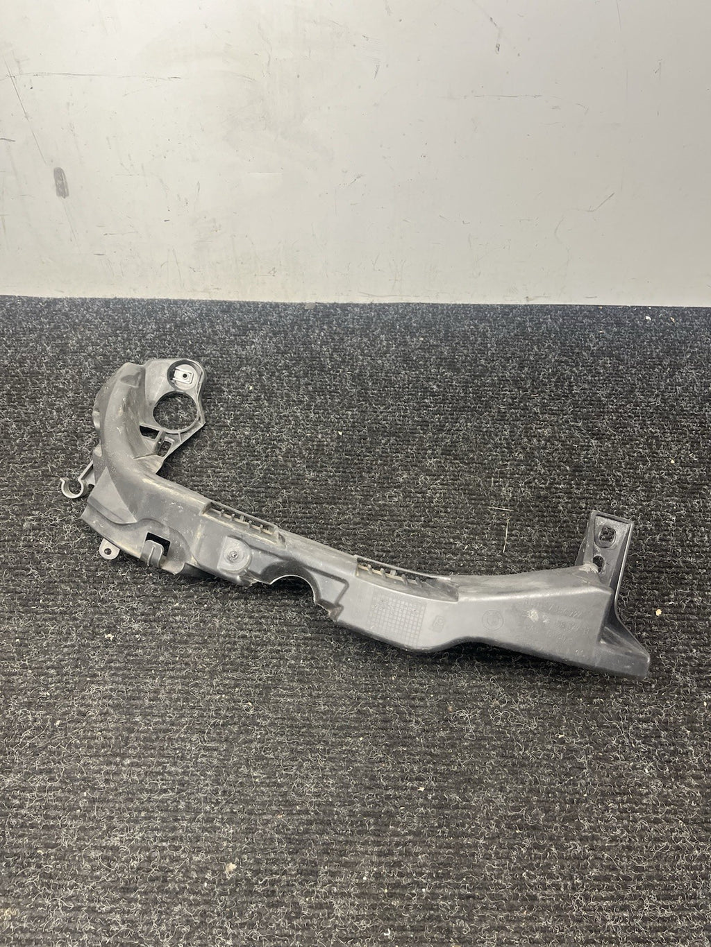☑️08-13 BMW E90 E92 E93 M3 OEM Passenger RightHeadlight Bracket Carrier Mount RH