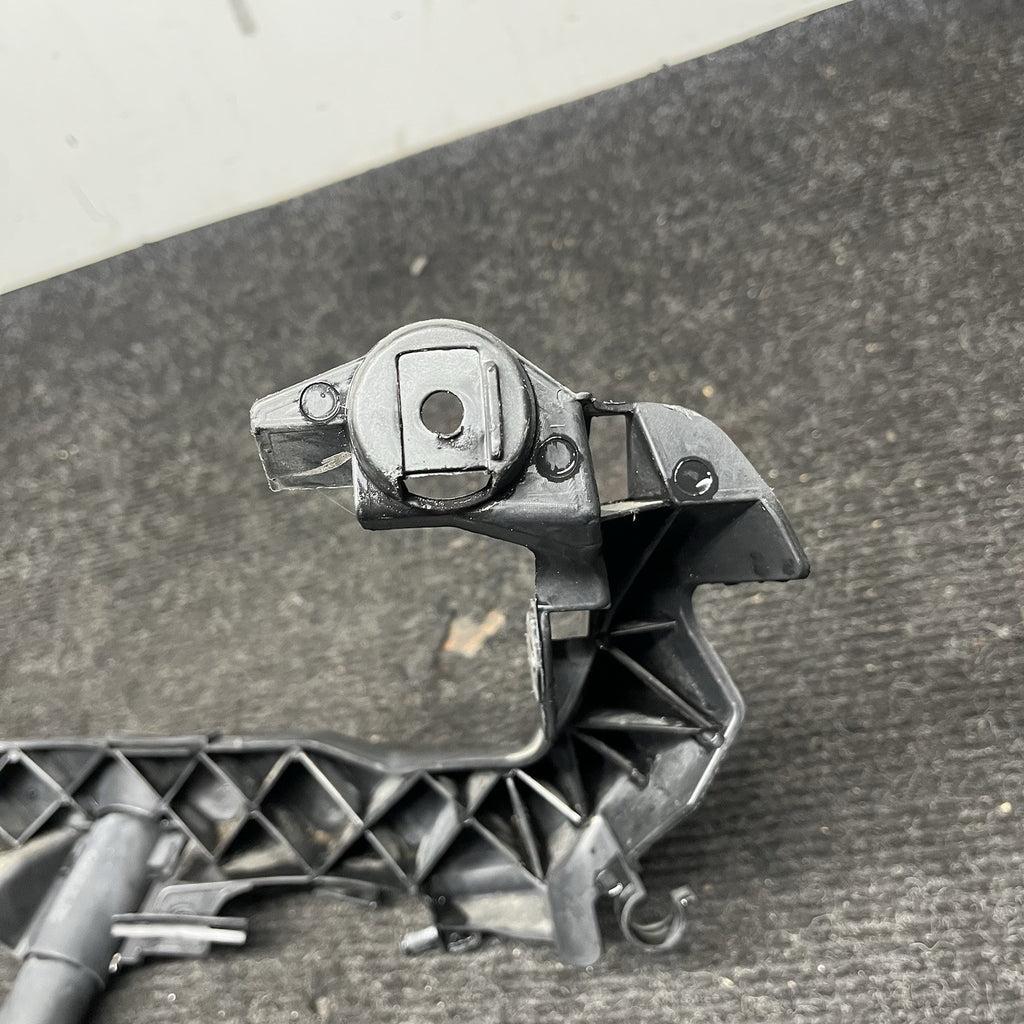 ☑️ 09-11 BMW E90 328i 335d Front Right Headlight Arm Bracket Mount 7138402 OEM