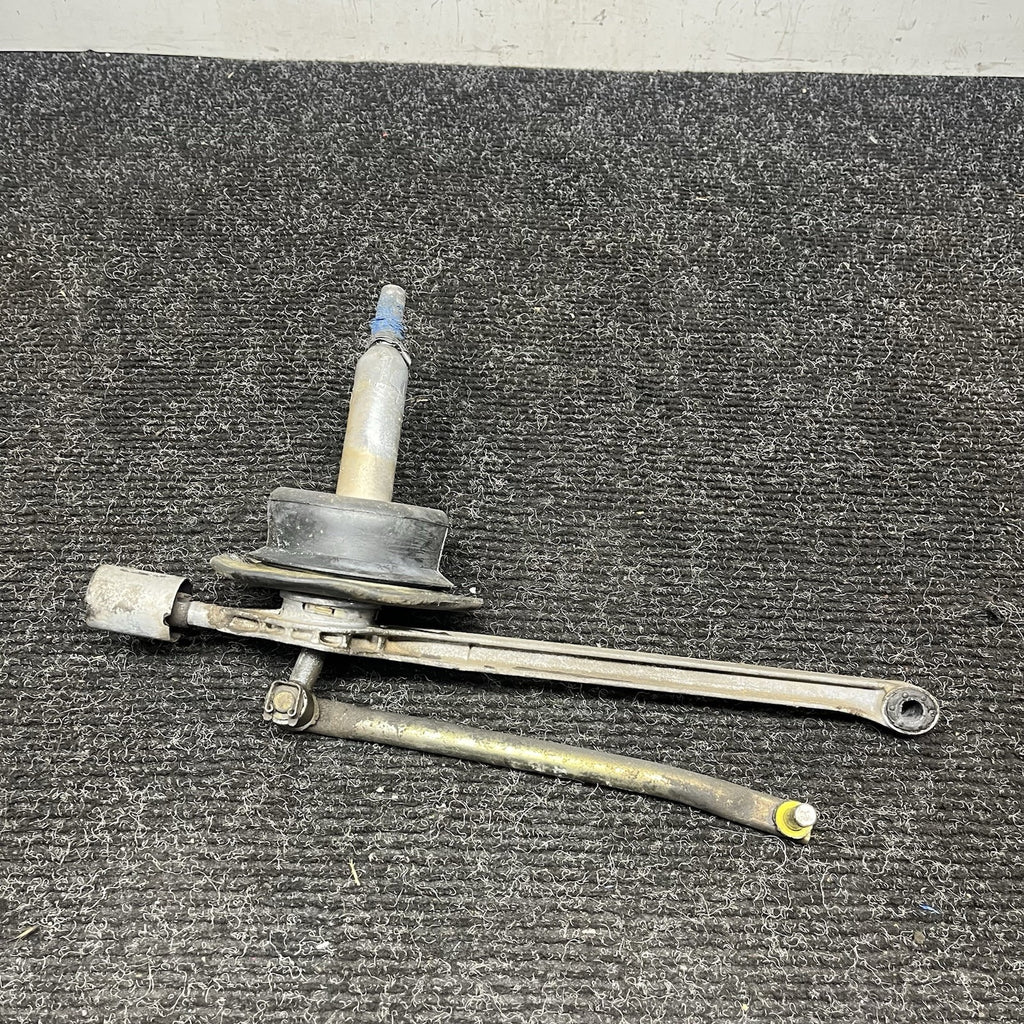 ☑️ 01-06 BMW E46 330 OEM 5 Speed Shifter Linkage ZF