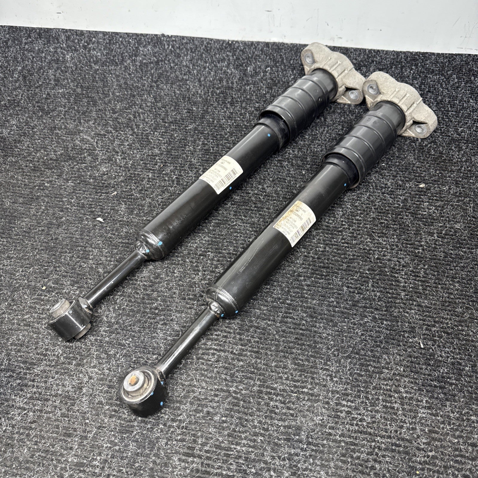 ☑️ 14-19 Maserati Ghibli OEM Left & Right Rear Strut Shock Absorber 0670088990