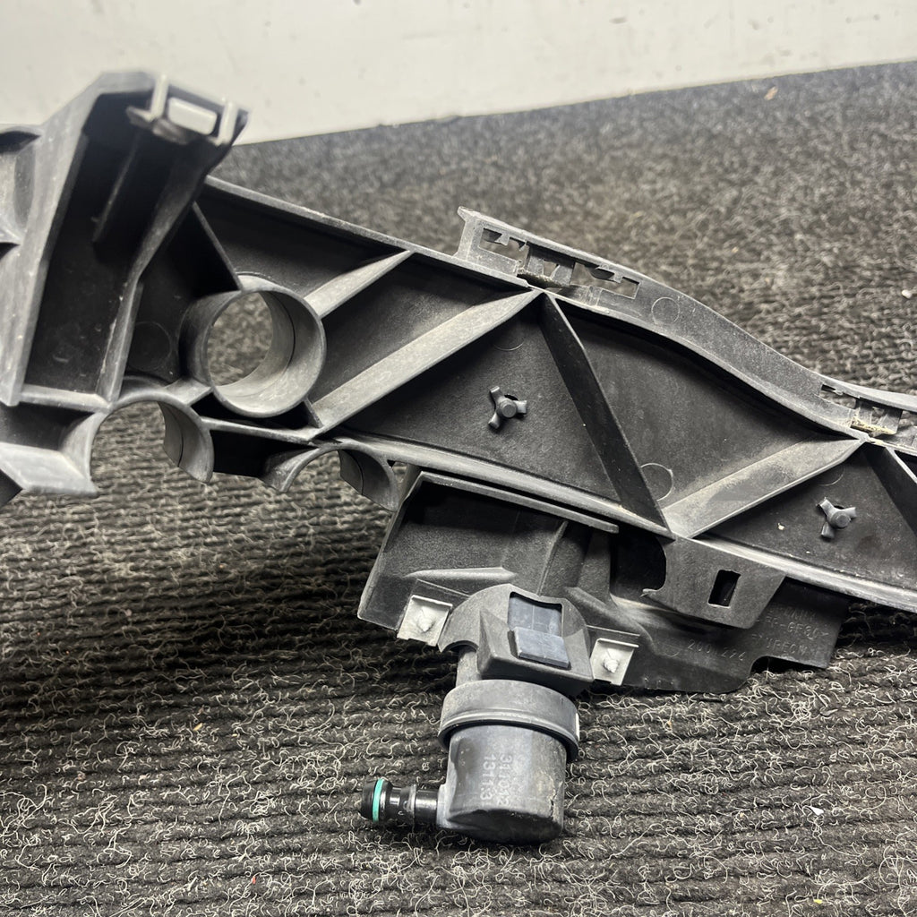 ☑️ 08-13 BMW E82 E88 135 Right Passenger Headlight Arm Bracket Mount