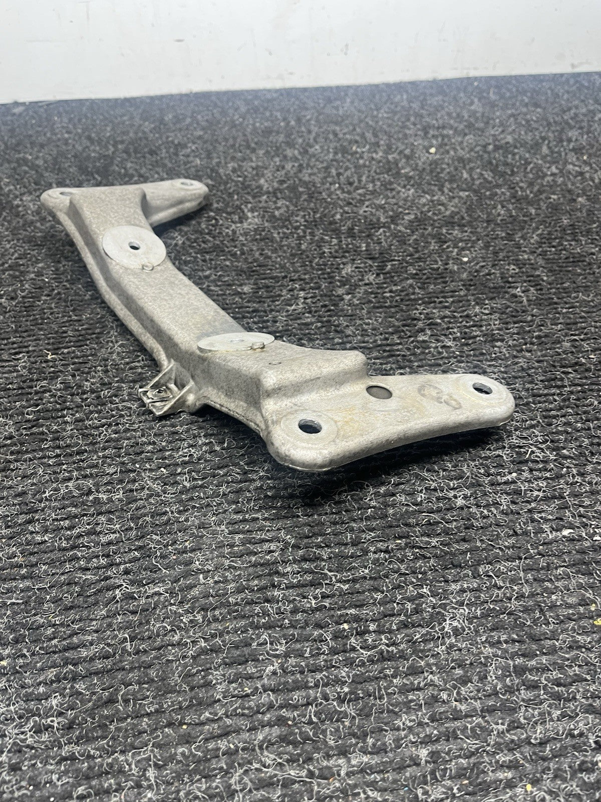 ☑️ 06-13 BMW E92 335i Automatic Transmission Mount Bracket Support OEM