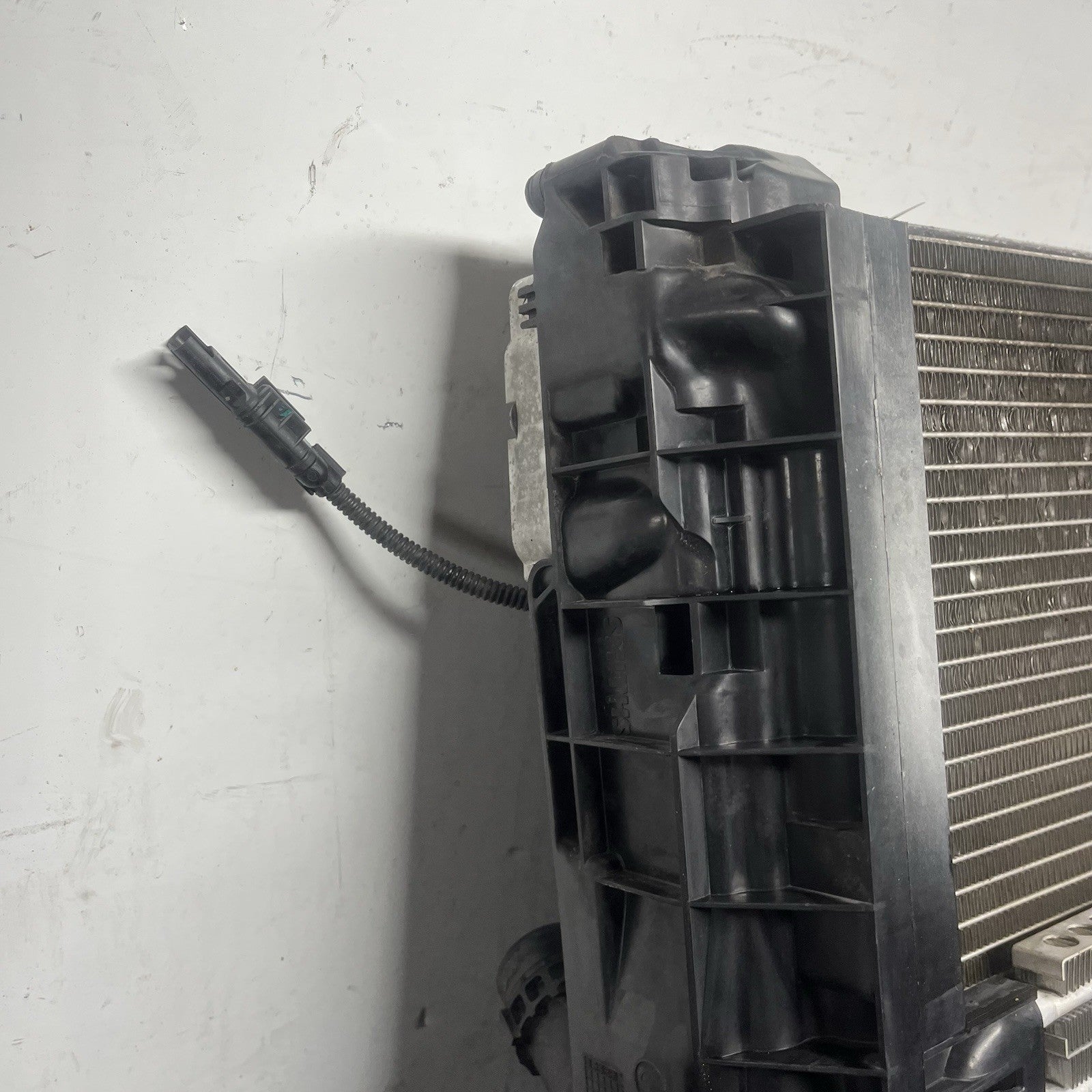 ☑️BMW E93 E92 E90 E82 328I N51 Engine Radiator Ac Condenser Assembly OEM