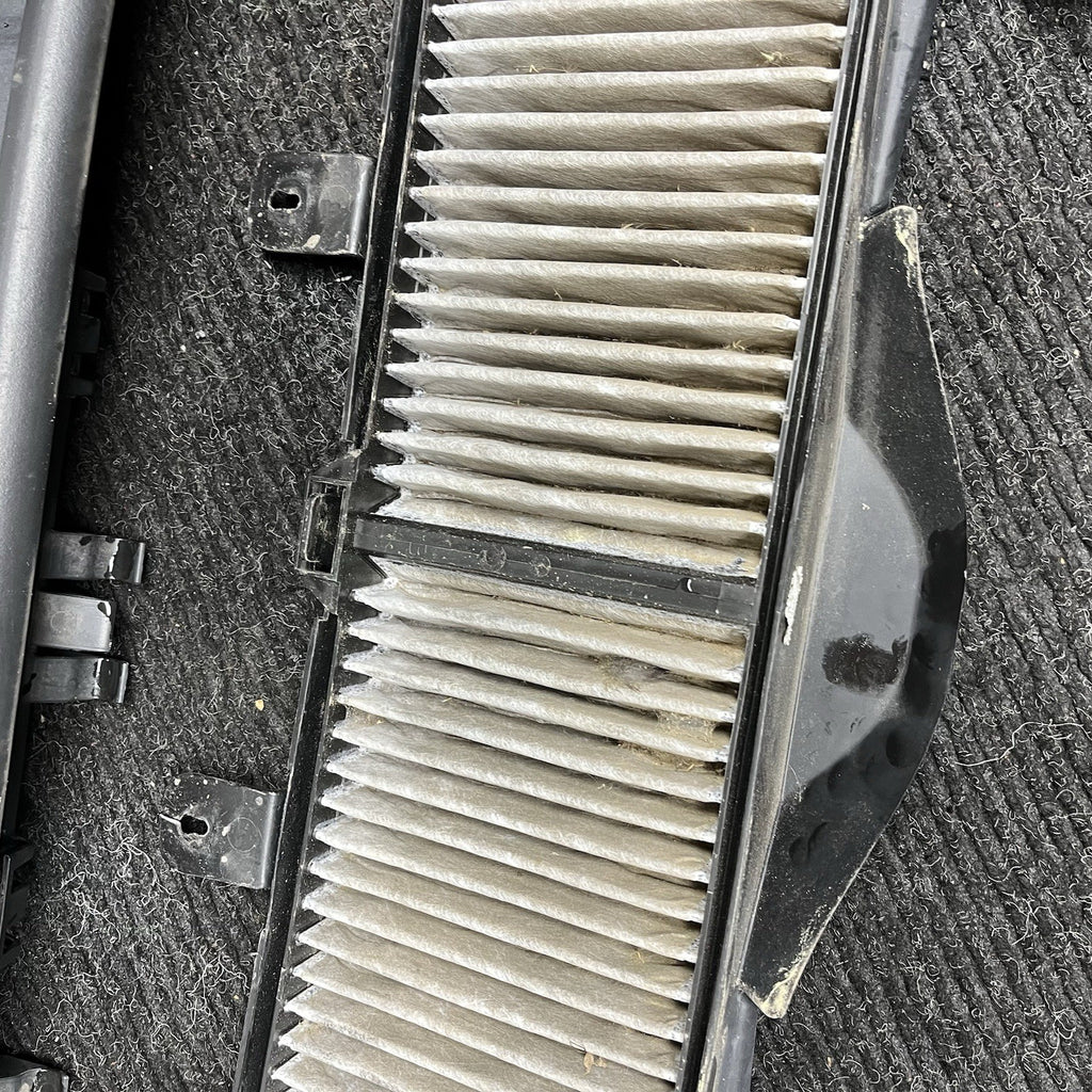☑️ 2006-2013 OEM BMW E90 E92 E93 335i Cabin Air Filter Cowl Housing Set