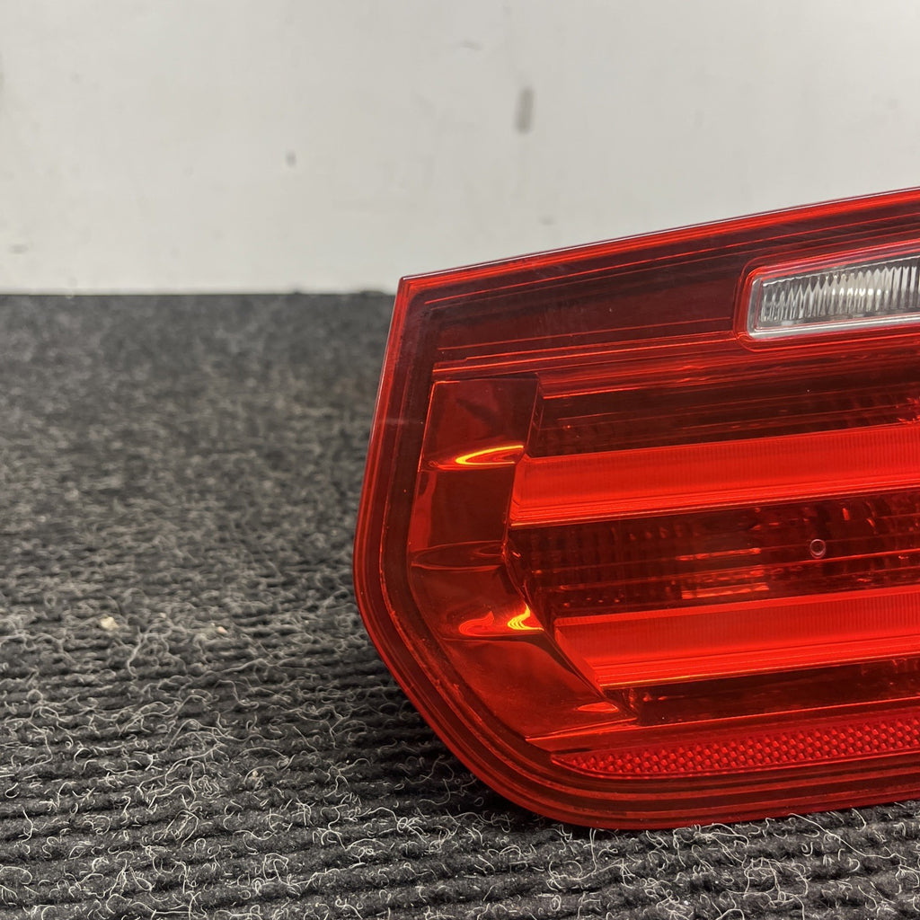 ☑️ 12-15 OEM BMW F30 F80 M3 Sedan Rear Passenger Side Inner Trunk Tail Light