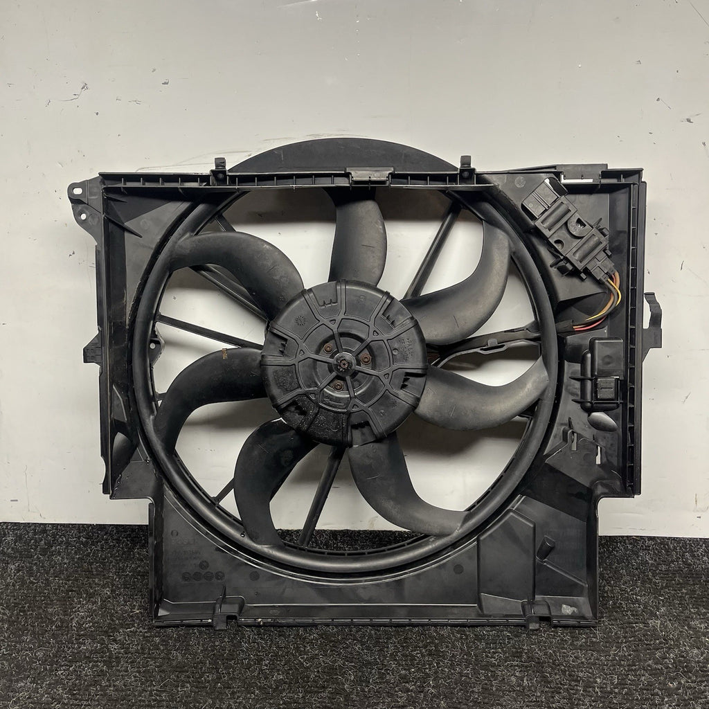 ☑️ 07-13 OEM BMW E88 E90 E92 N54 N55 Engine Radiator Cooling Auxiliary Fan 600W