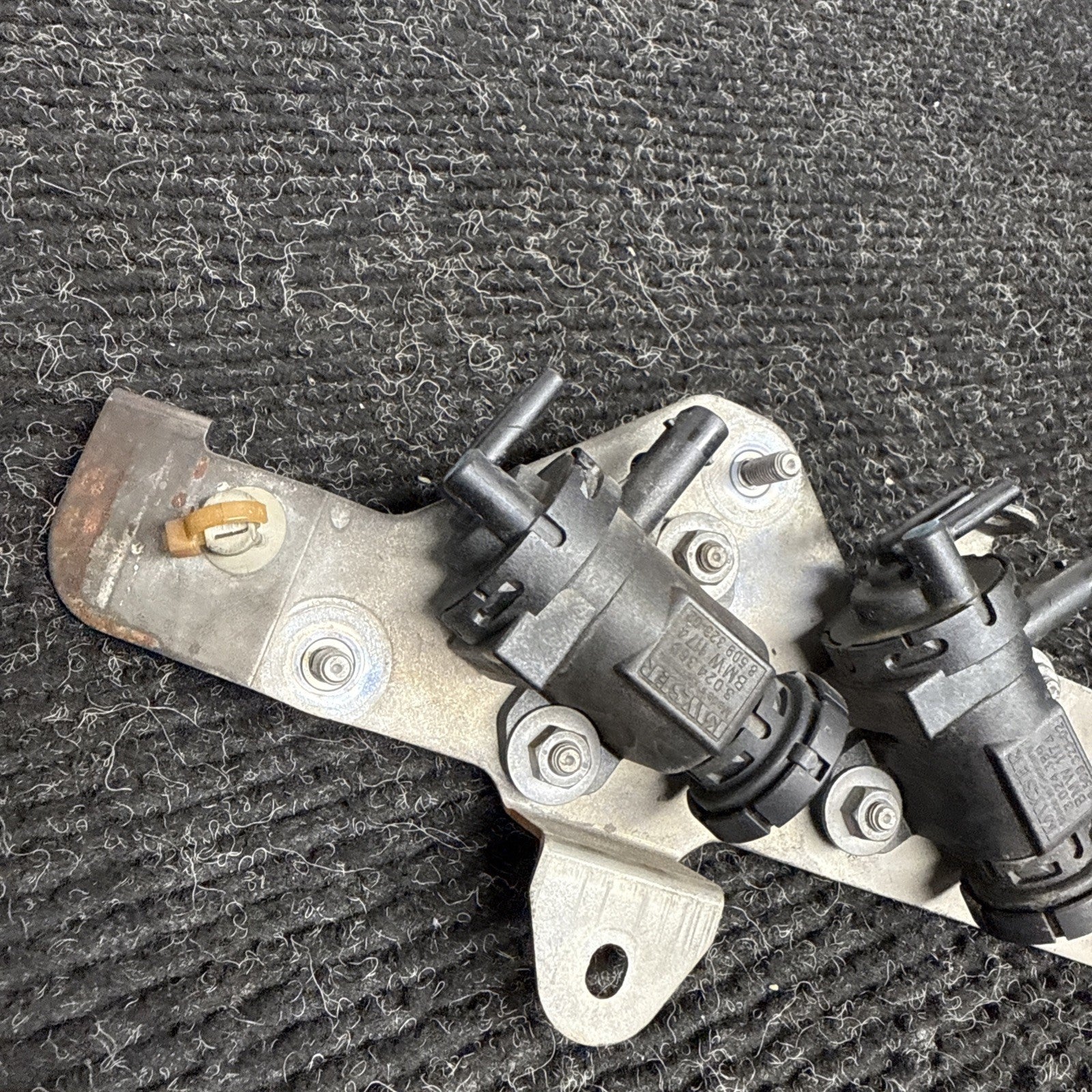 ✅ 09-13 BMW E90 M57 335d X5 Diesel Turbo Pressure Valve 8509323 OEM W/ Bracket