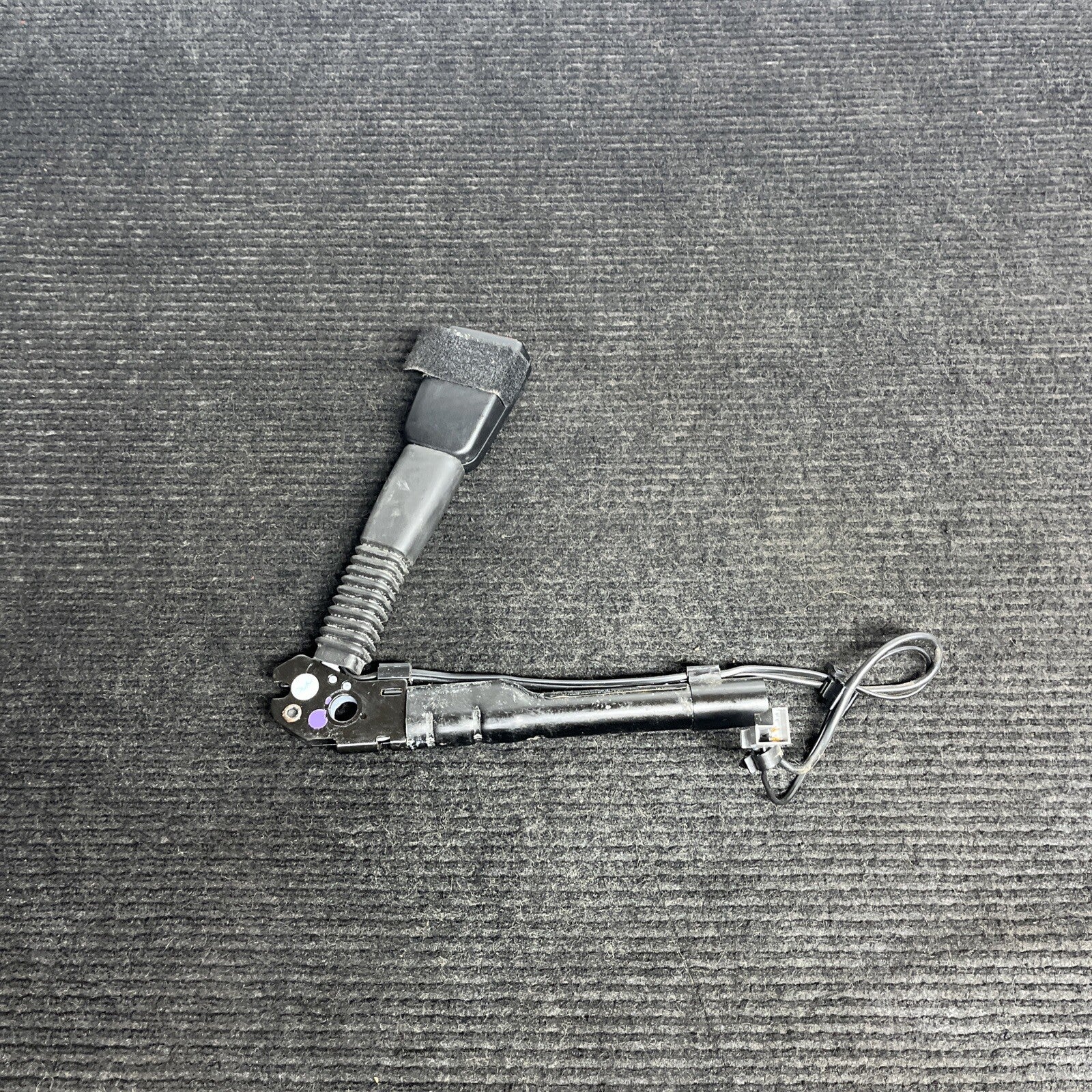 ☑️ 06-13 OEM BMW E82 E88 E90 E92 E84 Left Driver Seat Belt Buckle Tensioner