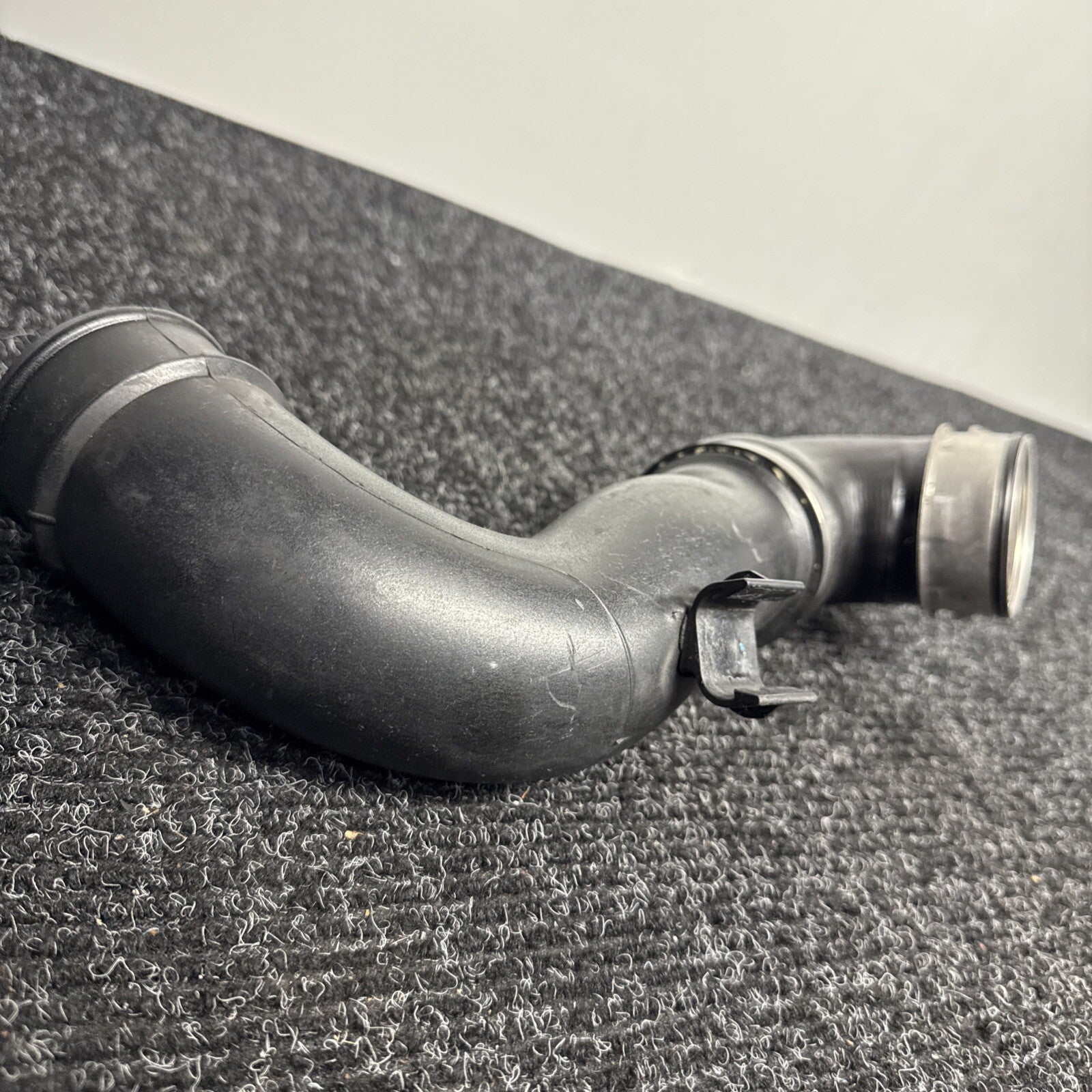☑️ 07-13 Bmw E90 135 335 Left Side Intercooler Charge Pipe Intake Pipe Tube Oem