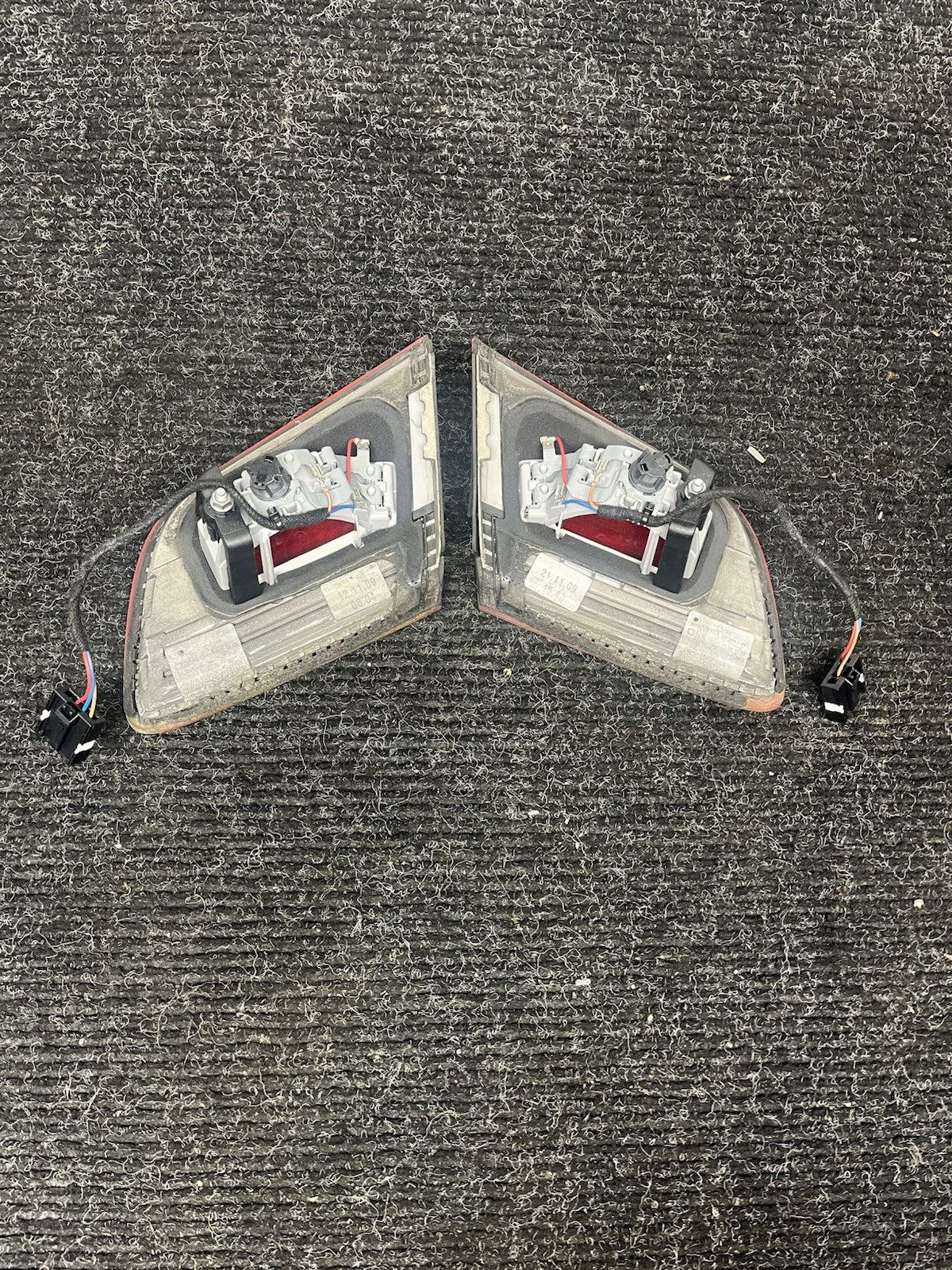 ☑️ 07-10 BMW OEM E93 328 335 Rear Left Right Side Inner Tail light Lamp Set