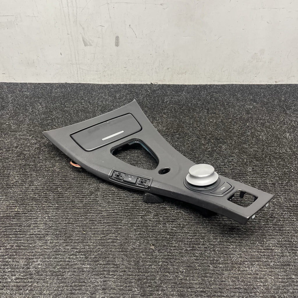 ☑️ 08-10 BMW E93 M3 Convertible DCT Center Console Leather Trim Cover OEM
