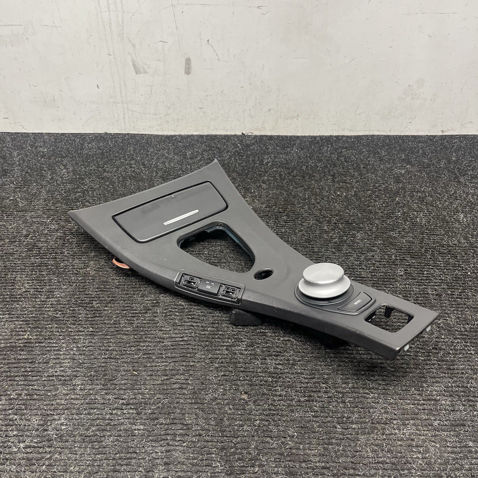☑️ 08-10 BMW E93 M3 Convertible DCT Center Console Leather Trim Cover OEM