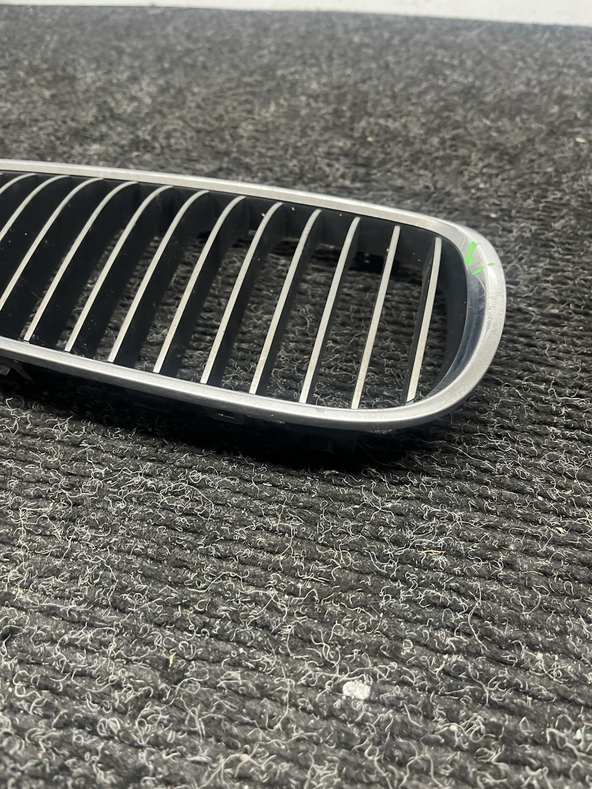 ☑️ 06-10 BMW 328 335 E92 FRONT RIGHT PASSENGER BUMPER KIDNEY GRILLE CHROME OEM