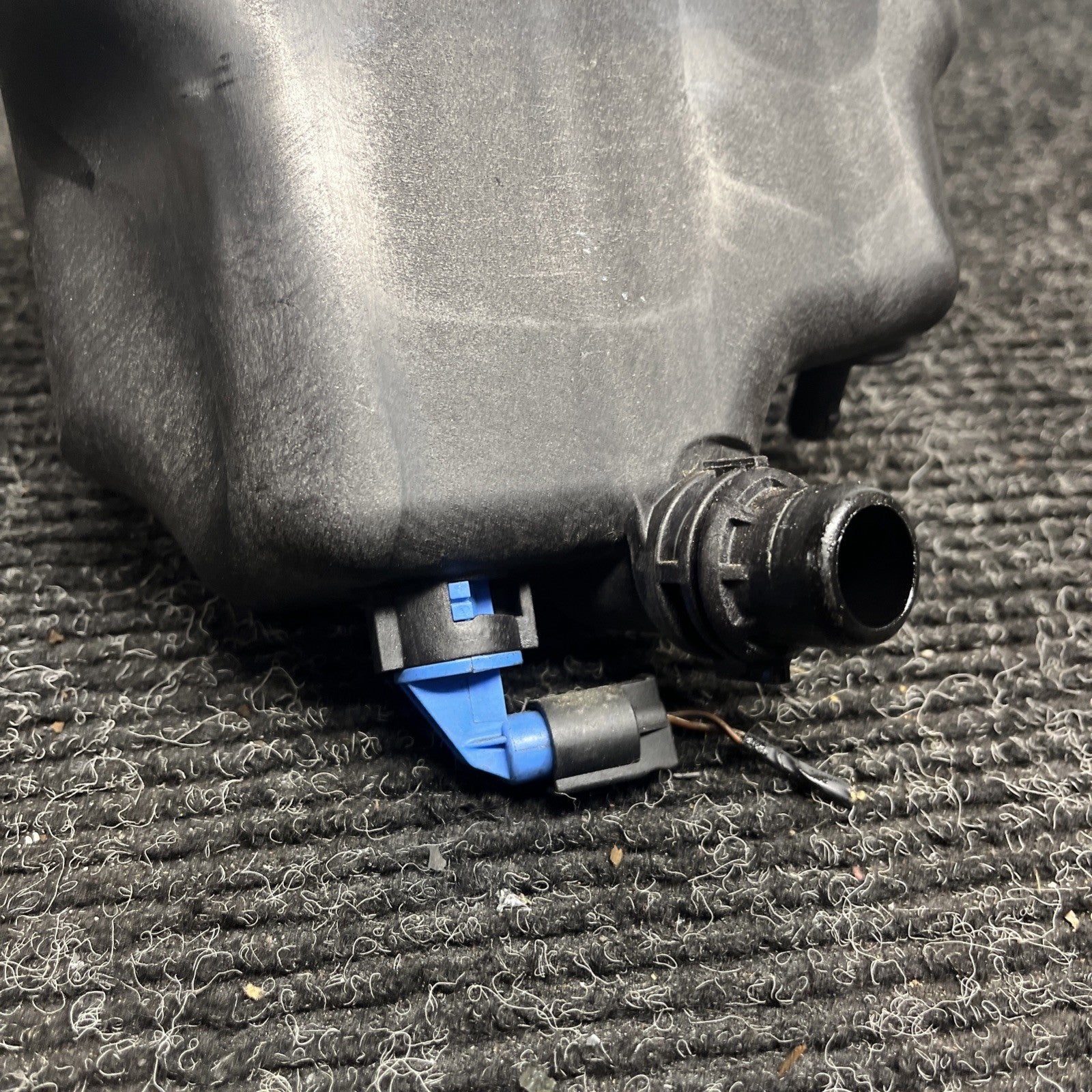 ☑️ 11-13 BMW E88 E90 E92 1/3 Series Engine Radiator Coolant Tank Reservoir OEM