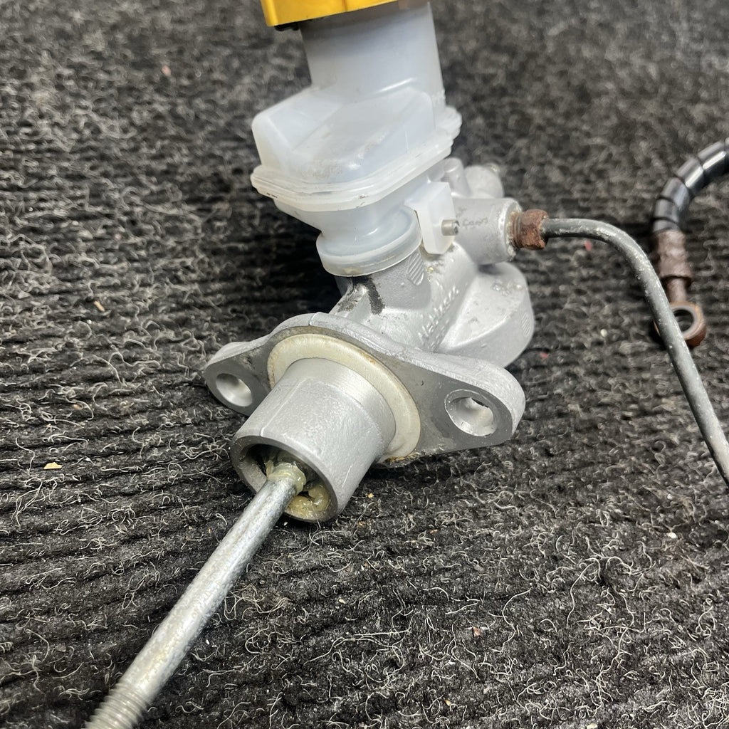 ☑️ 2008-2014 Subaru Impreza WRX STI Clutch Master Cylinder Reservoir 08-14