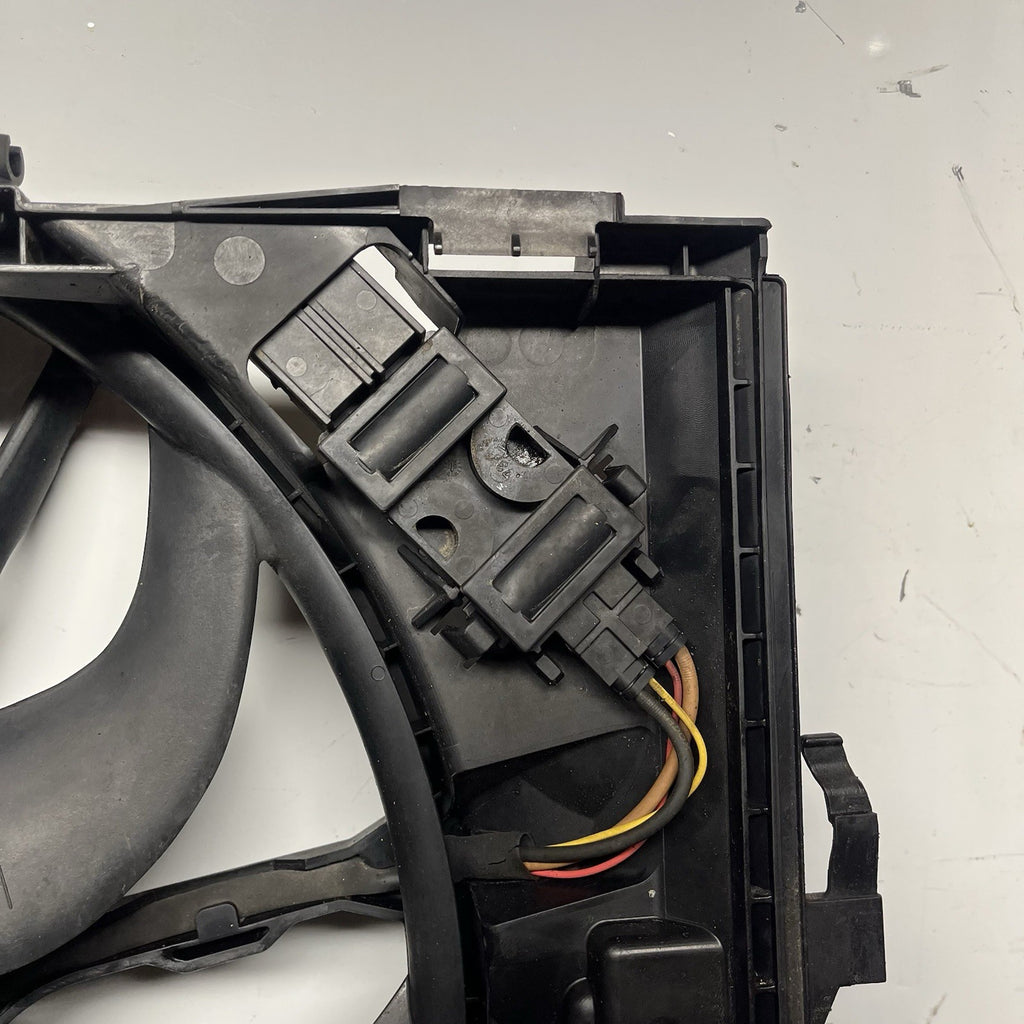 ☑️ 07-13 OEM BMW E88 E90 E92 N54 N55 Engine Radiator Cooling Auxiliary Fan 600W