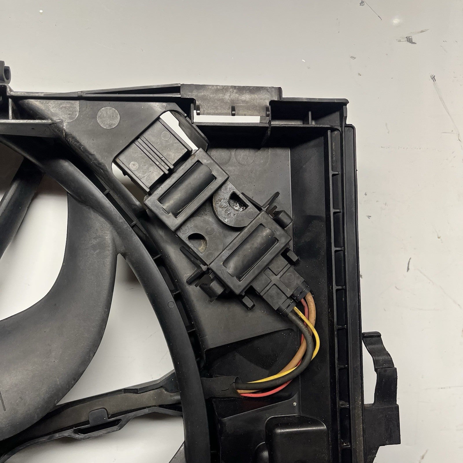 ☑️ 07-13 OEM BMW E88 E90 E92 N54 N55 Engine Radiator Cooling Auxiliary Fan 600W
